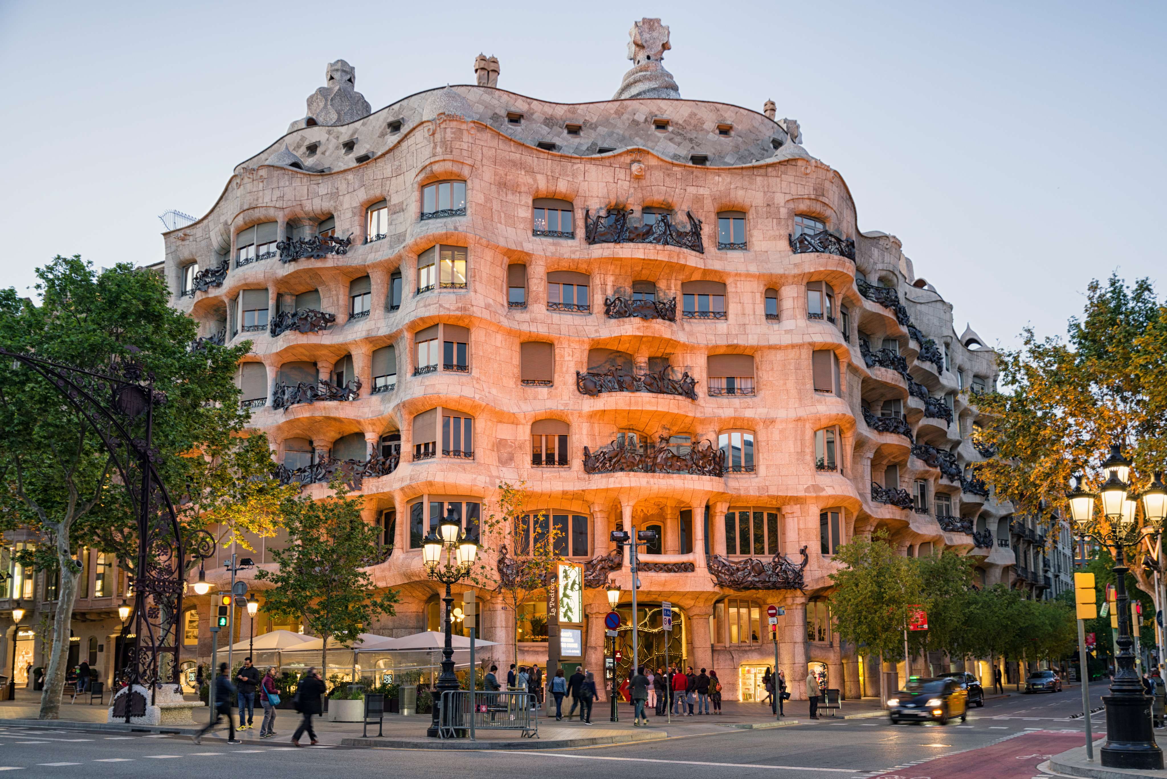 Visit Casa Mila