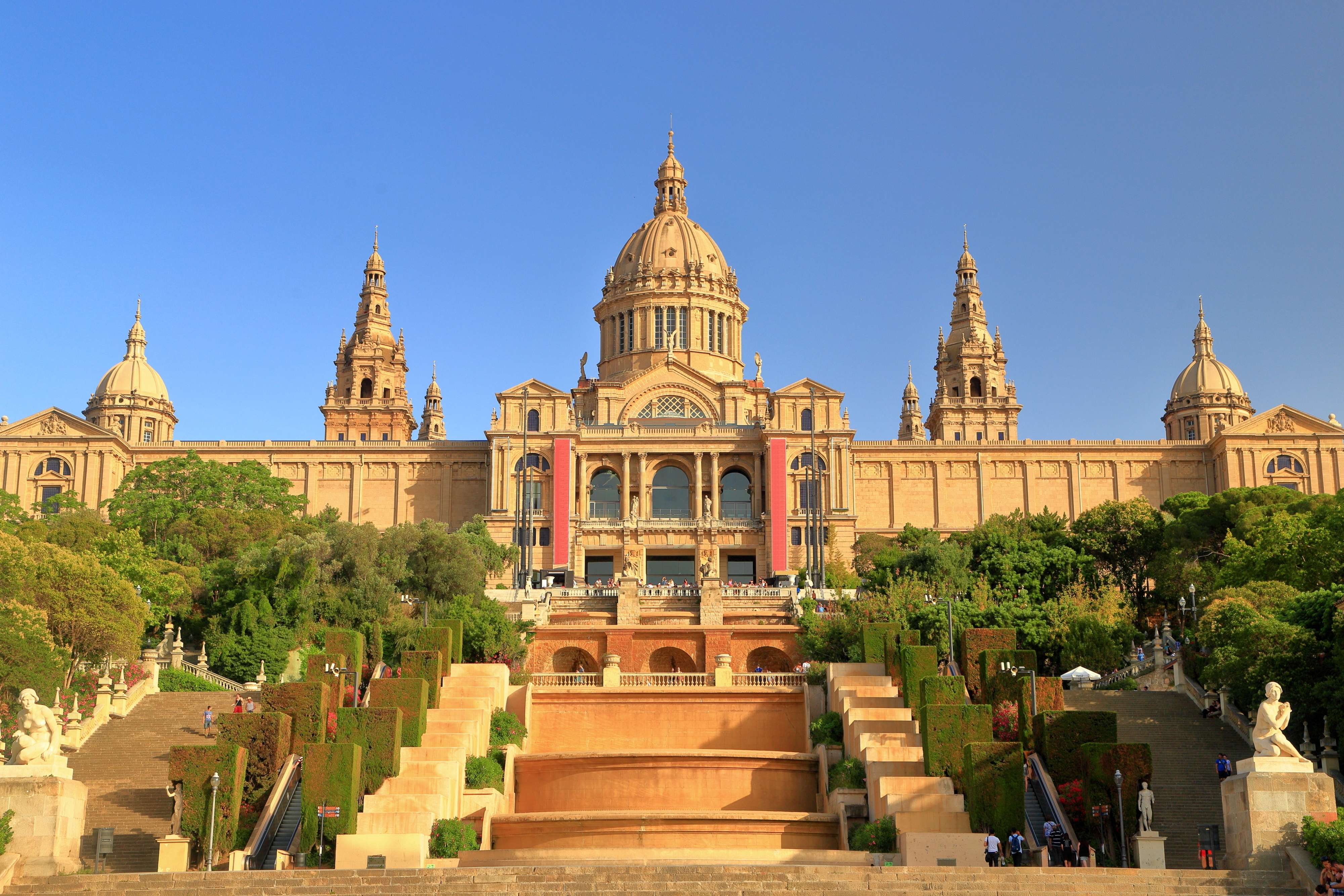 Visit Palau Montjuic