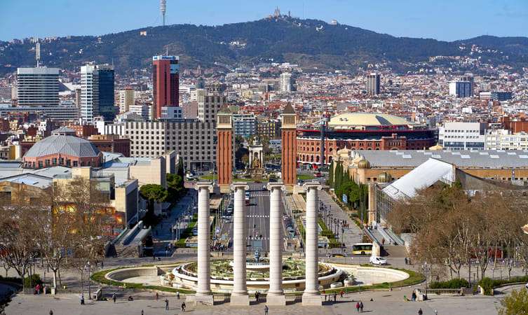 Stroll Through Plaça d’Espanya