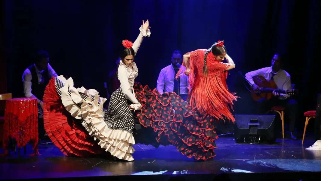 Enjoy the Entertaining Flamenco Show