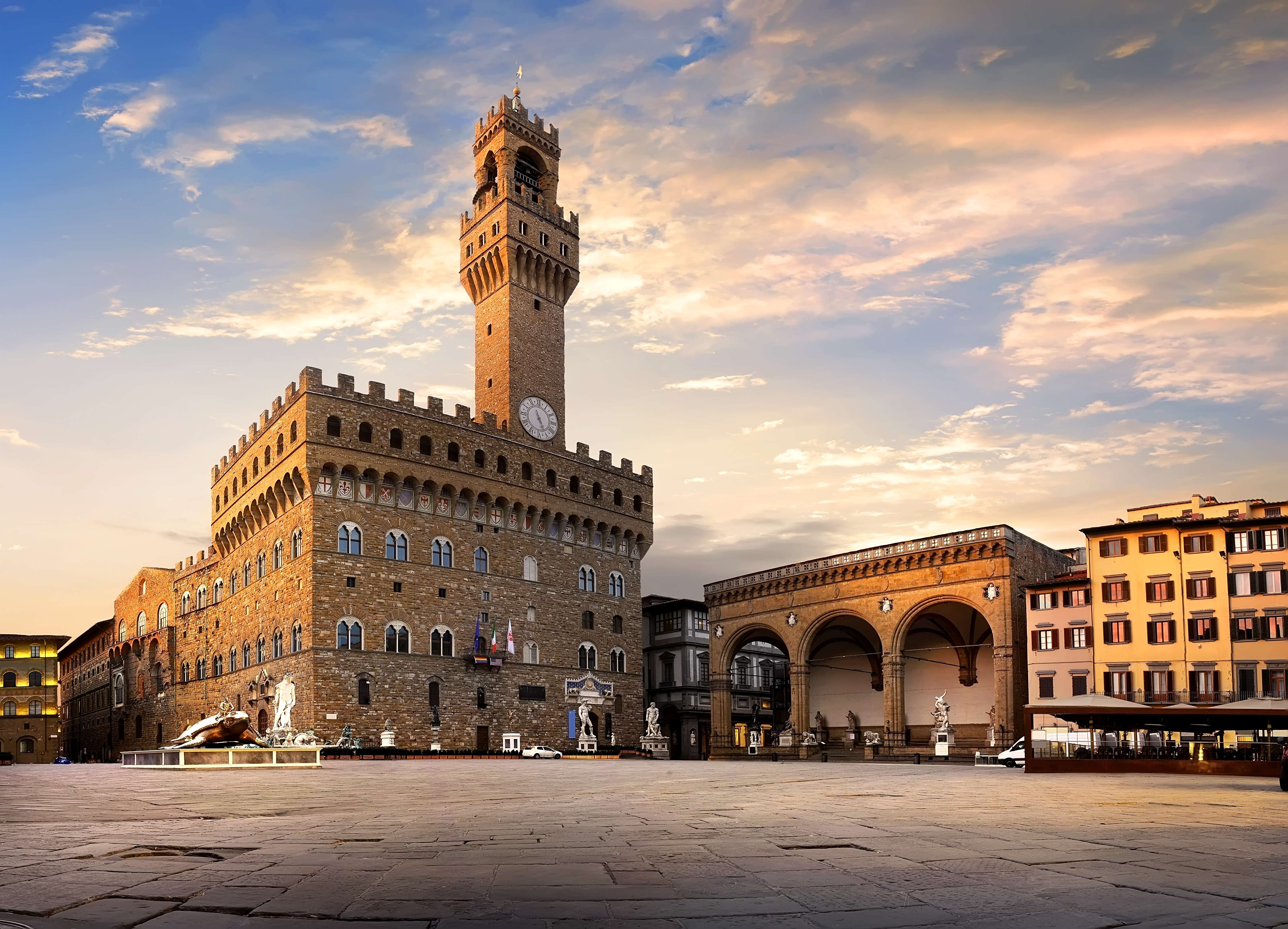 Dress Up Like The Medici Family at Palazzo Vecchio