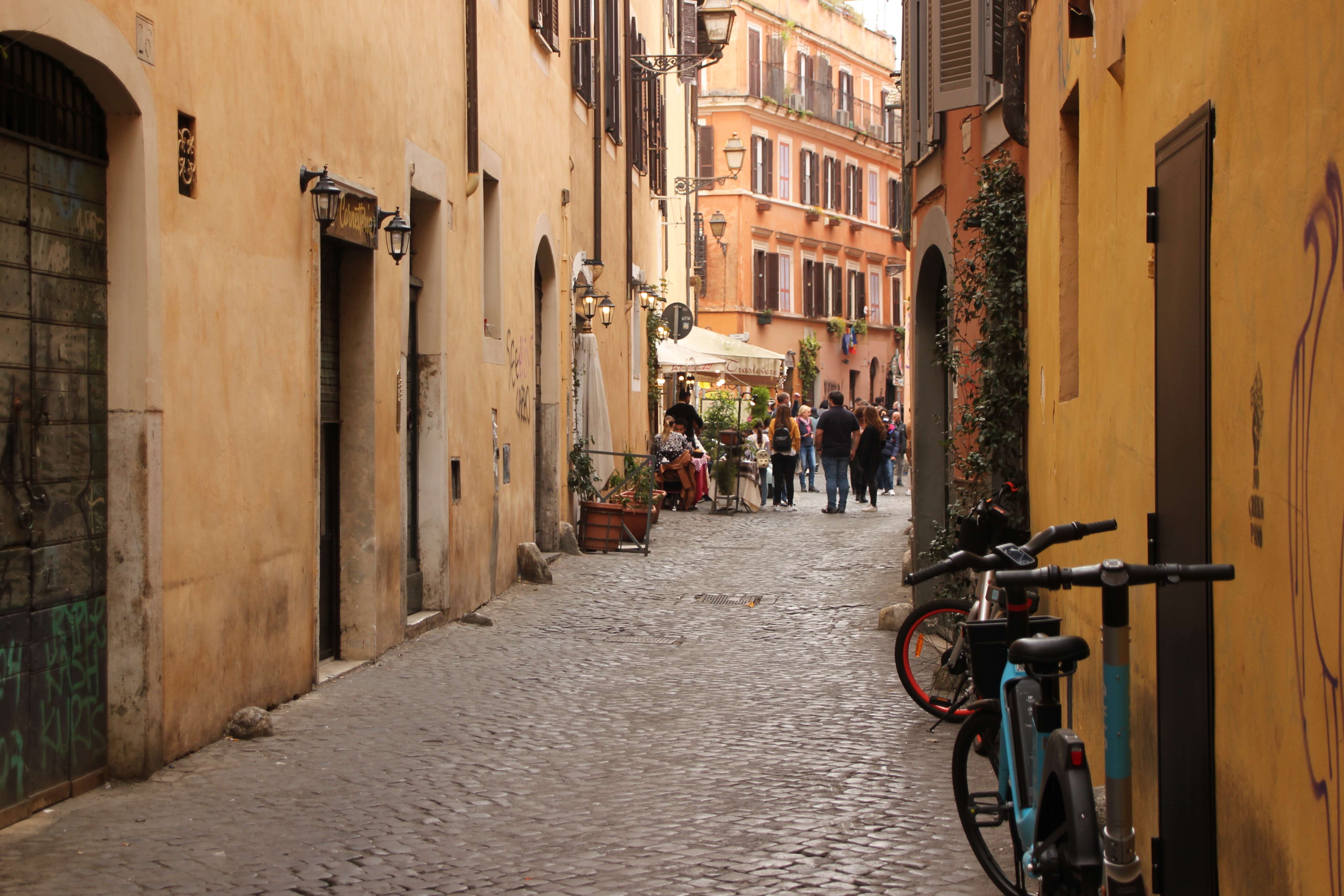Take a Trastevere Neighbourhood Walk