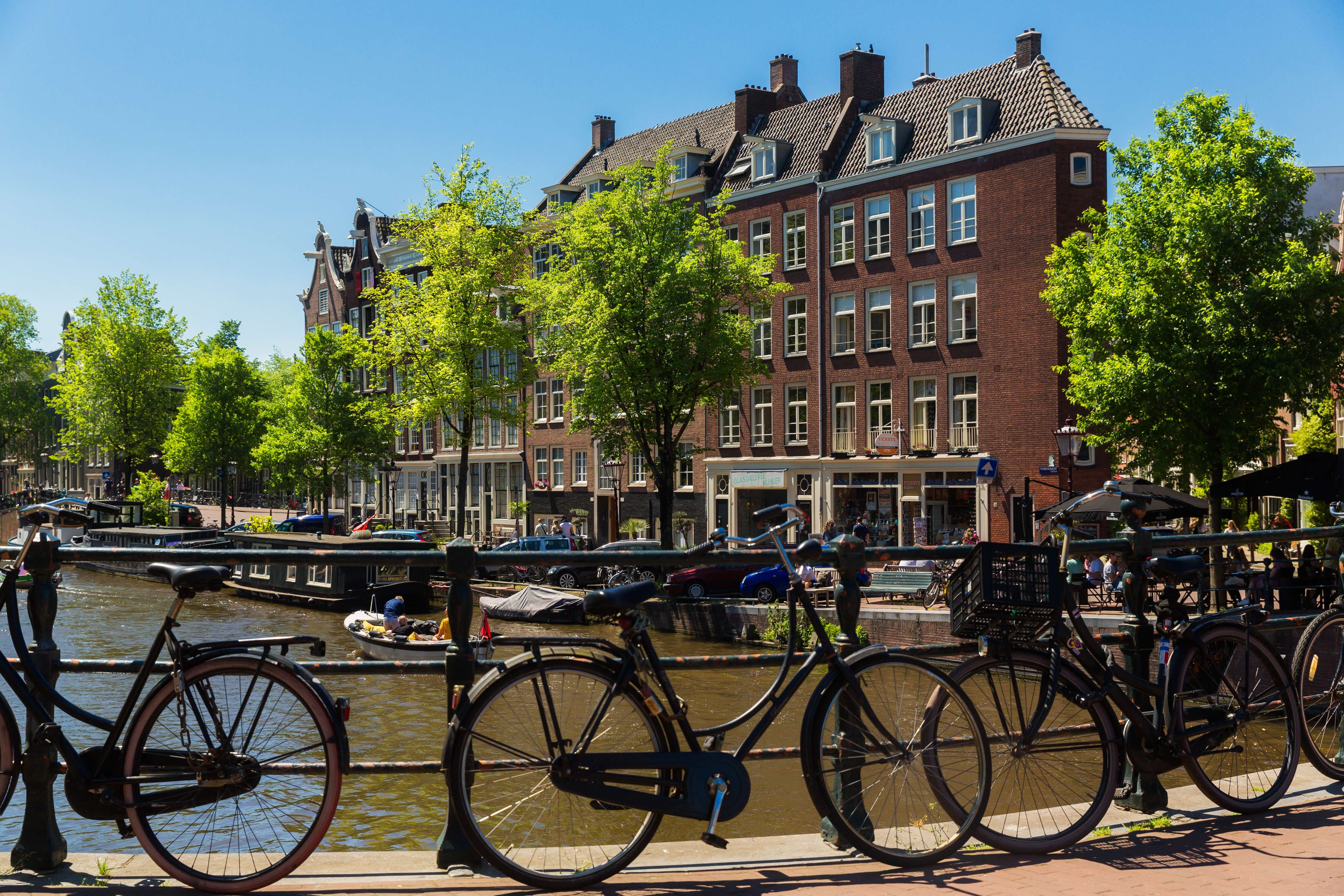 Explore Historical Sites at Delft