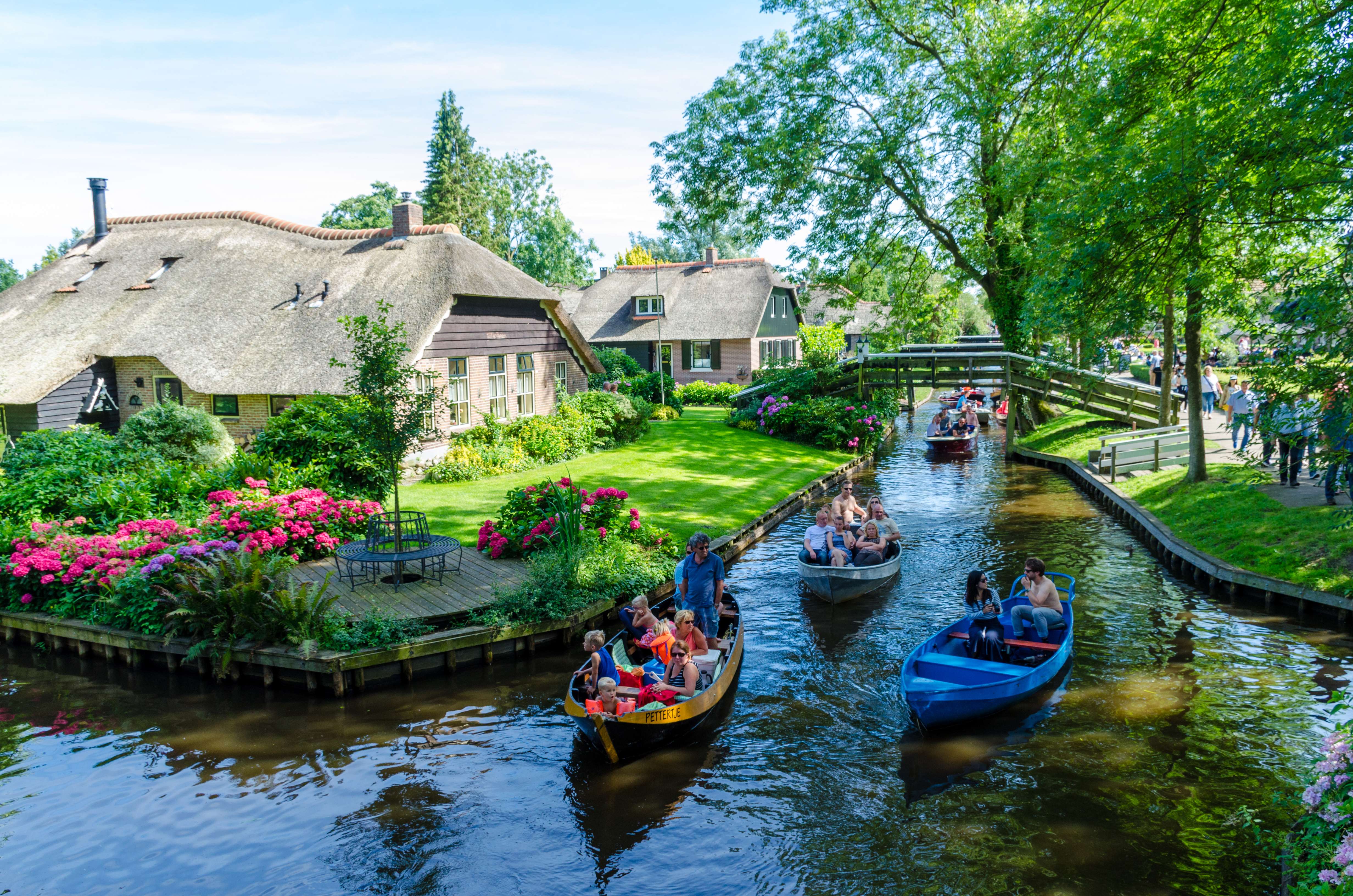 Explore Giethoorn