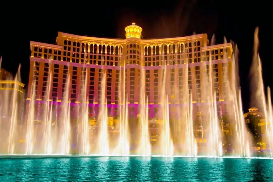 Watch the Dancing Bellagio Fountain