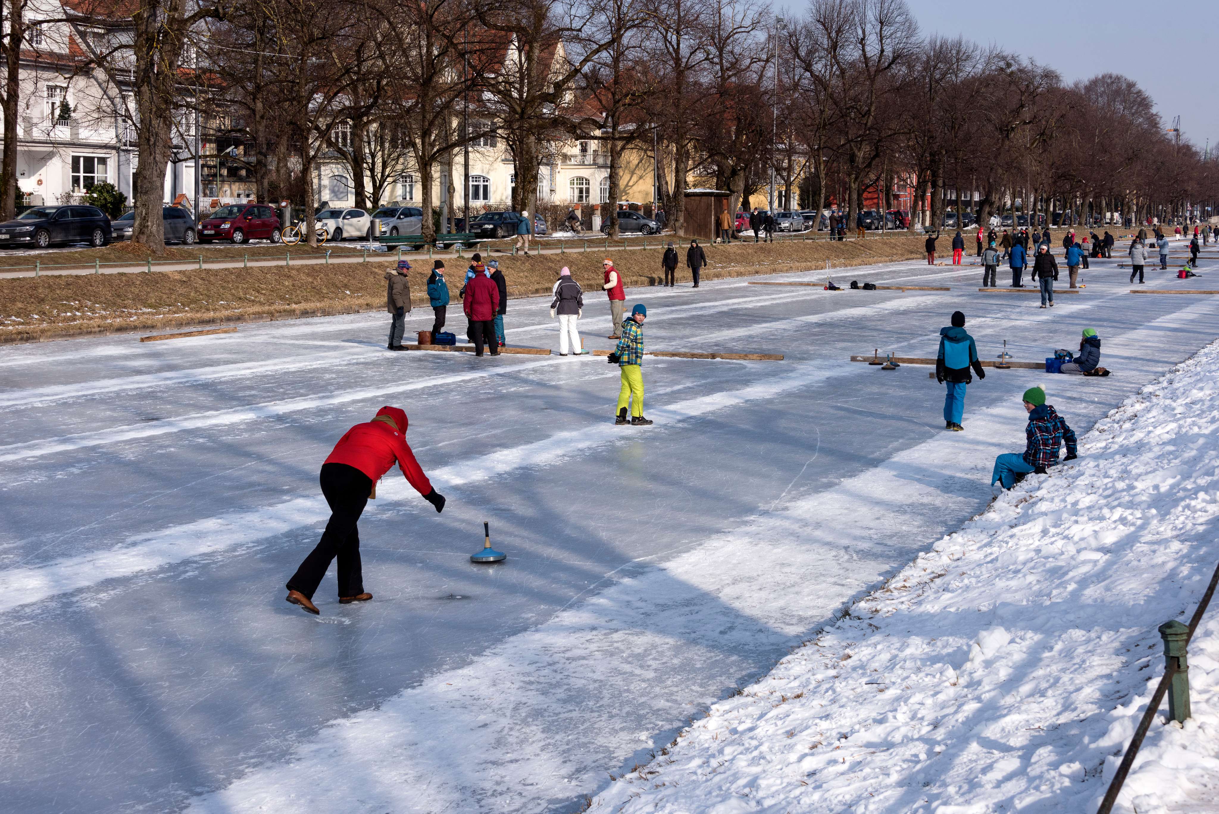 Try Eisstockschiesen