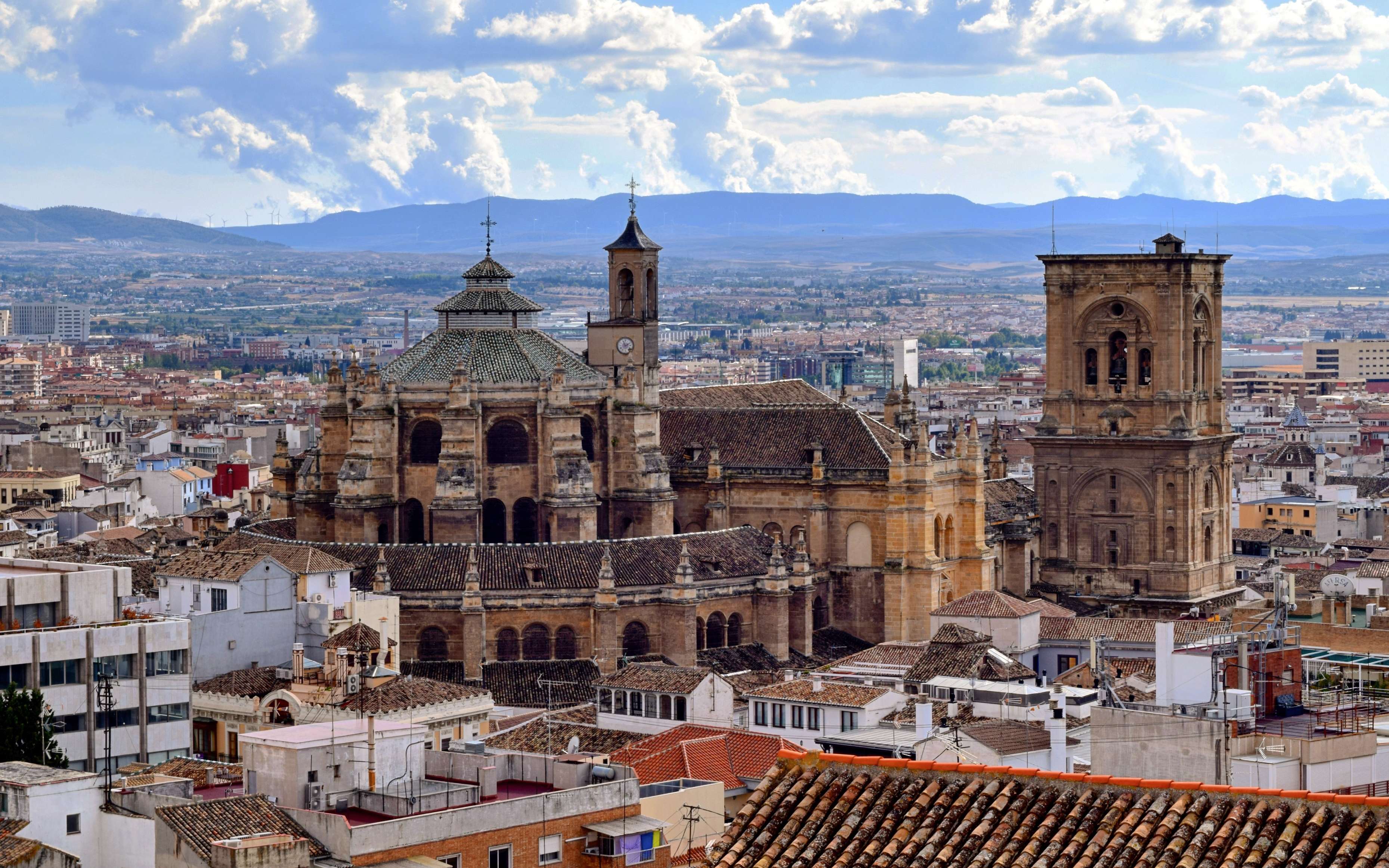 Explore Granada Cathedral