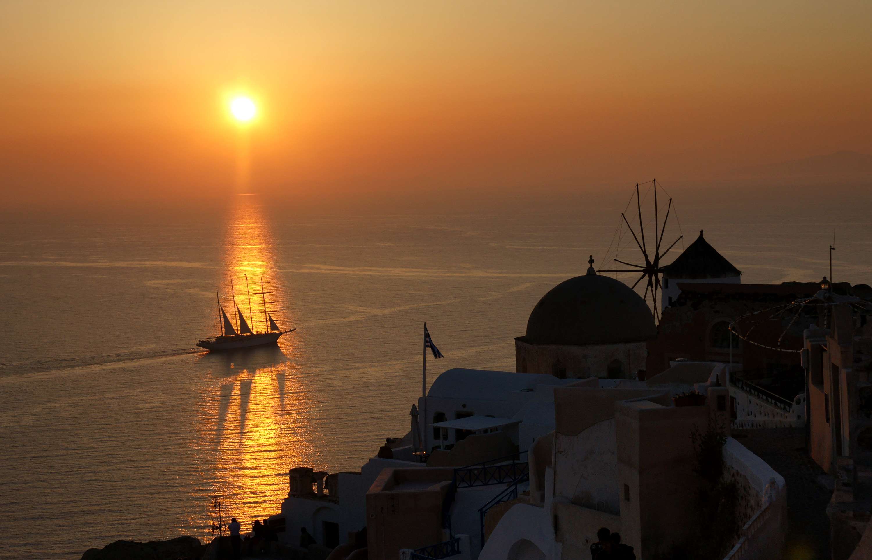 Watch the Sunset in Santorini 