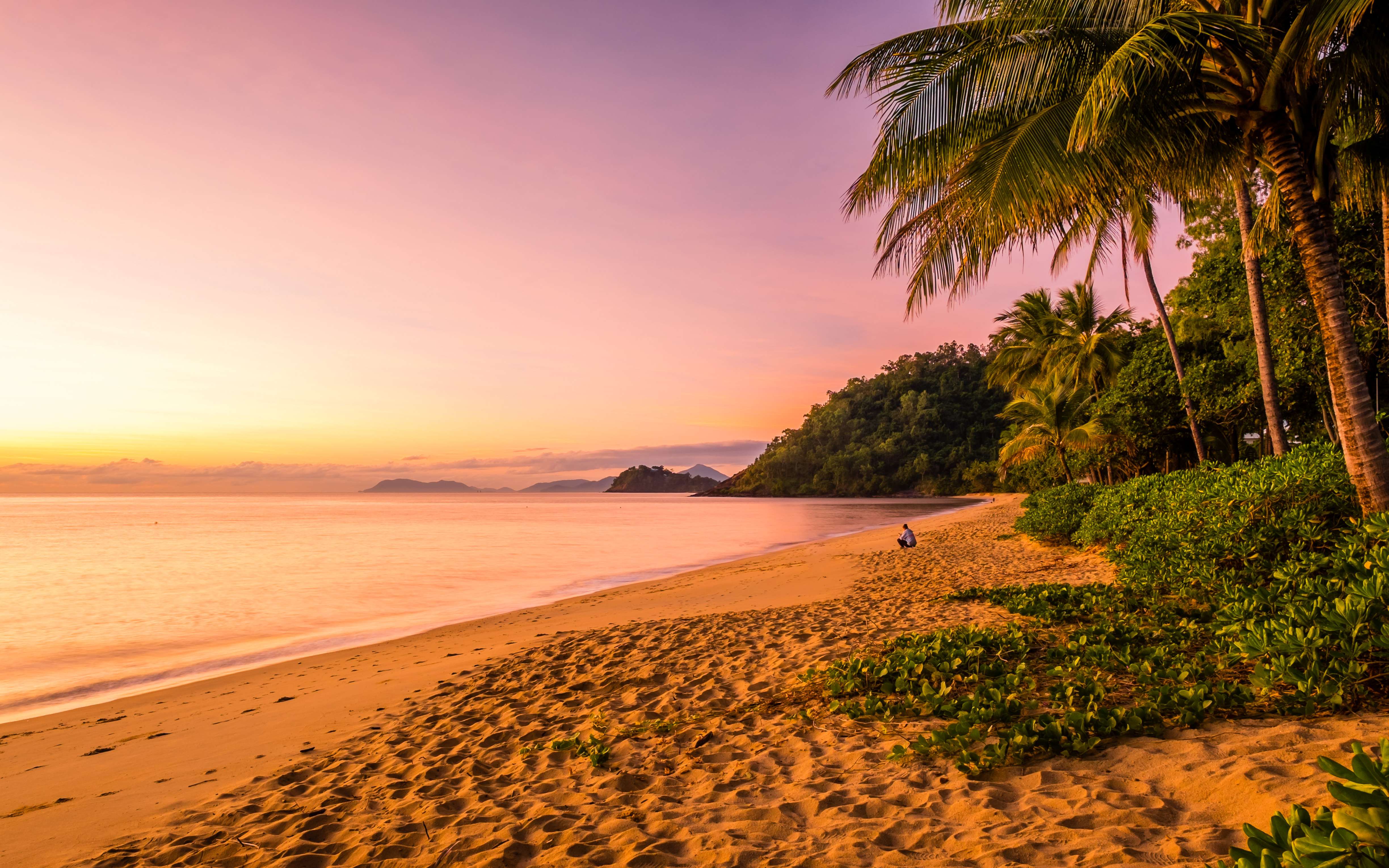 Play On the Cairns Beaches