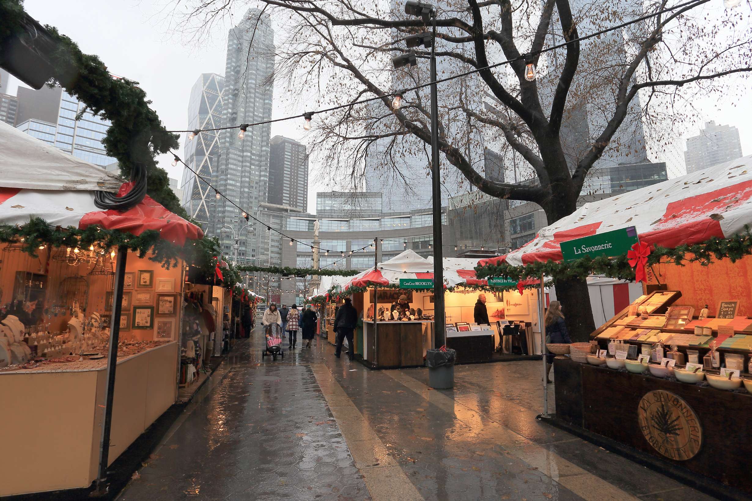 Explore the Vibrant New York Christmas Markets and Lights Walking Tour