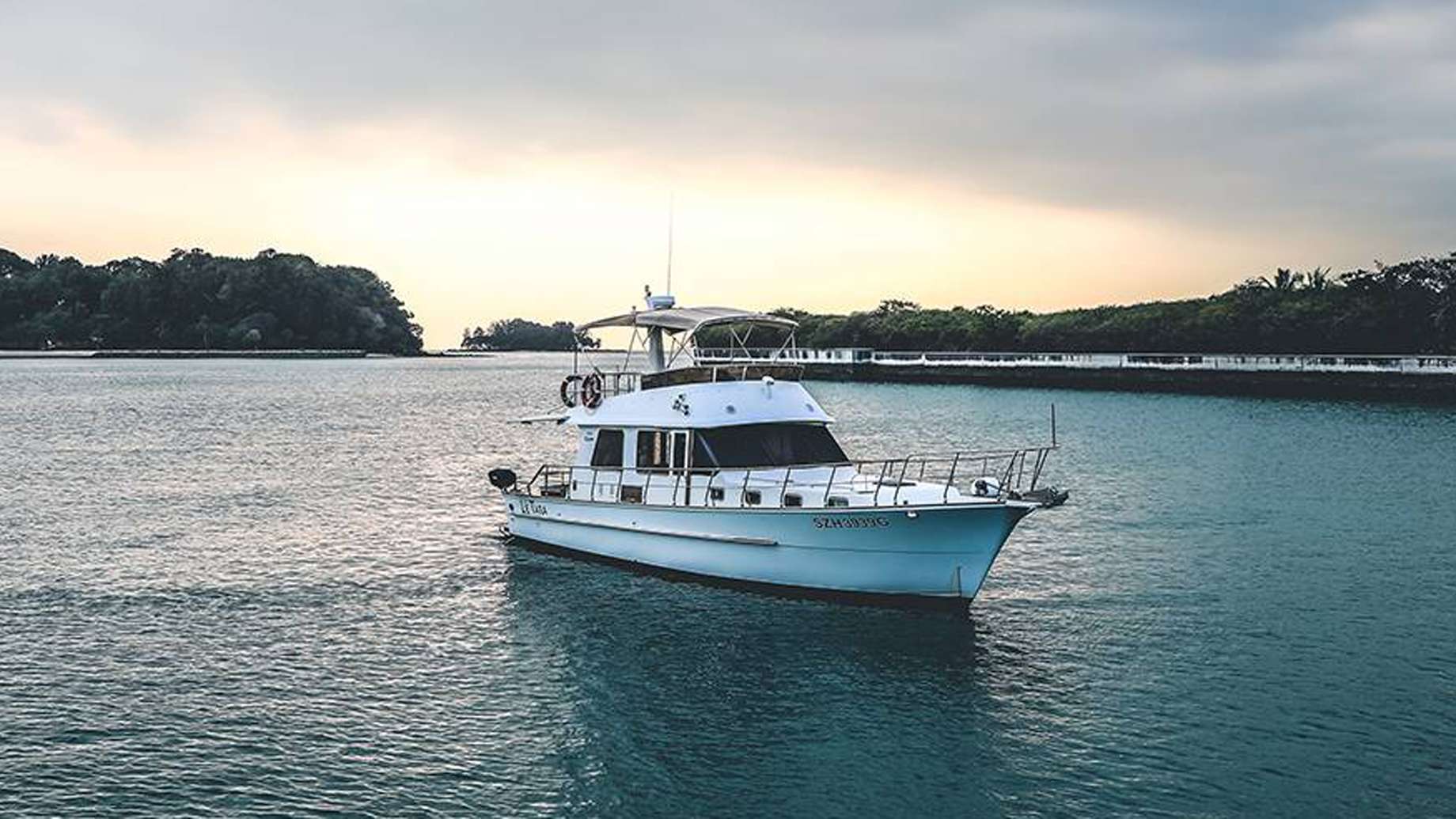 Take An Evening Cruise With YachtCruiseSG