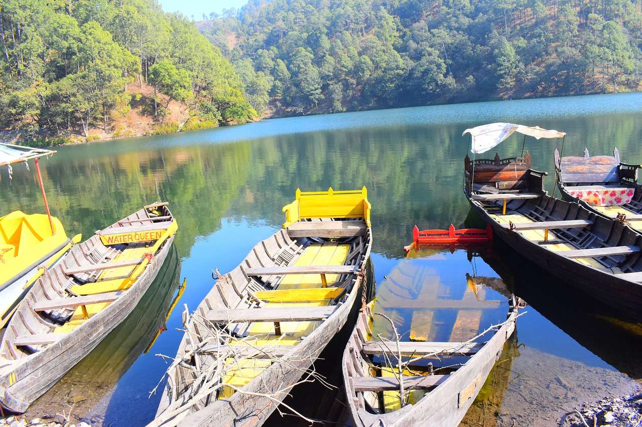 Experience Boating in Nainital Lake