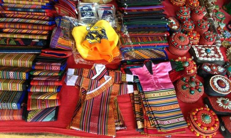Explore the Authentic Handicrafts Market