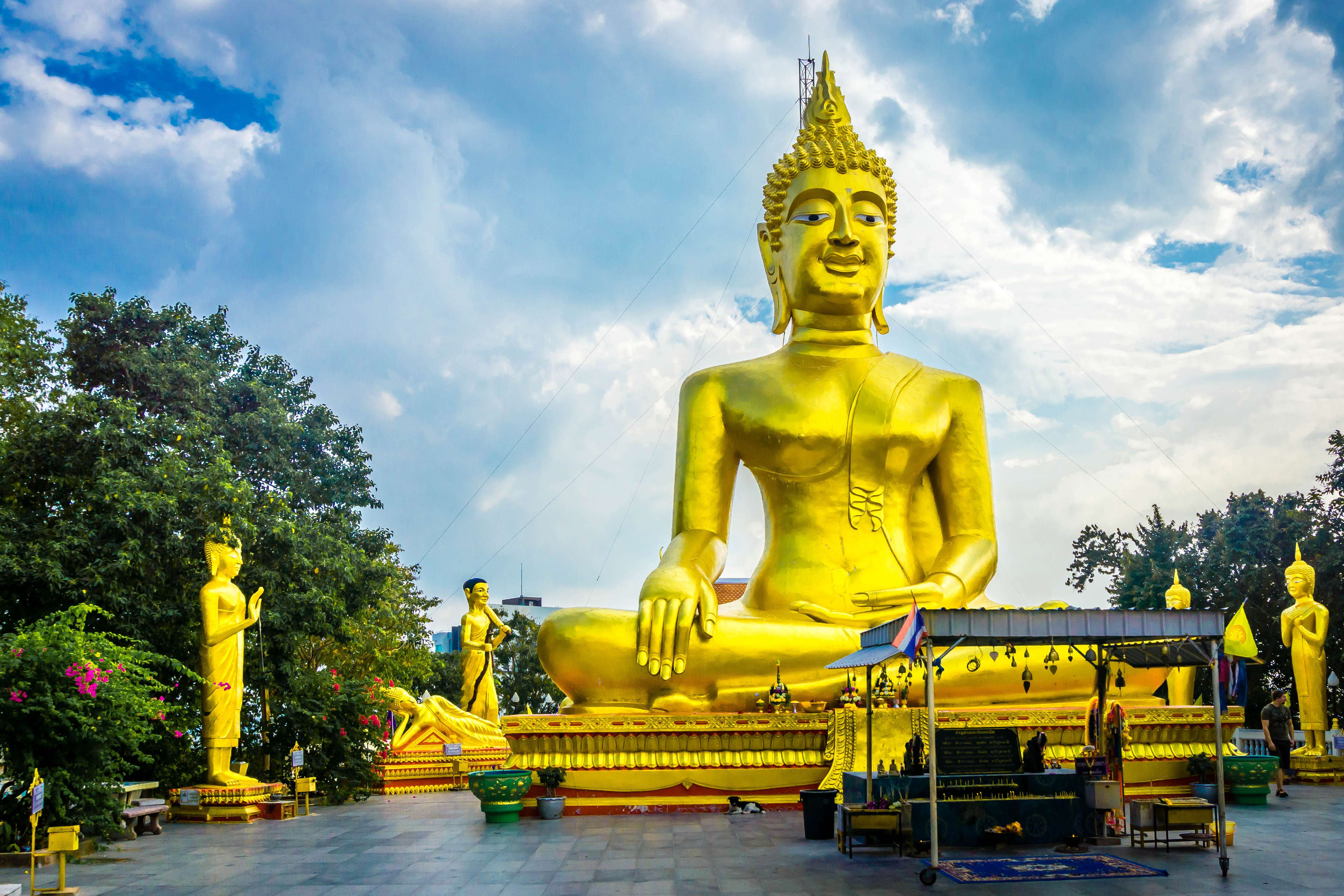 Wat Phra Yai (Big Buddha Temple)