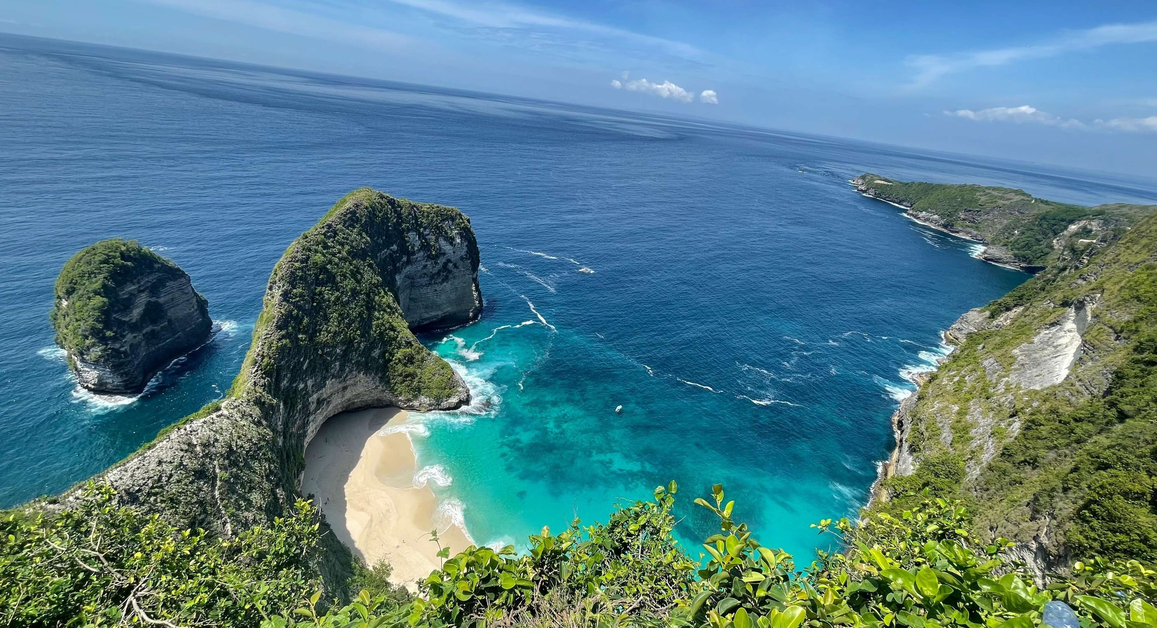 10 Islands Around Bali For A Relaxing & Fun Vacation!
