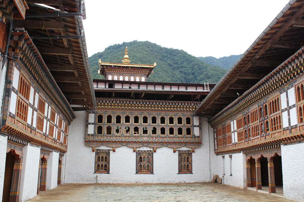 Lhuentse Dzong