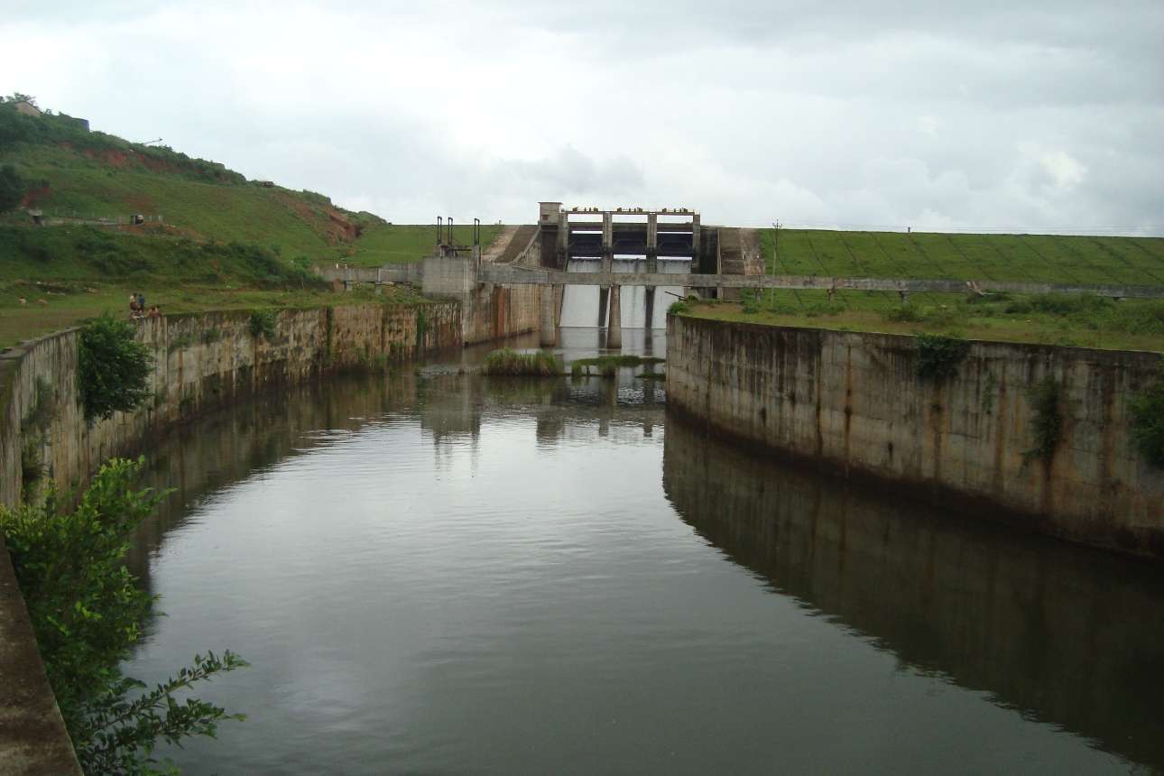 Be mesmerised By The Green Beauty of Karapuzha Dam
