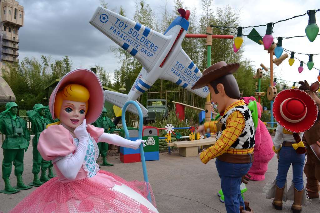 Toy Soldiers Parachute Drop
