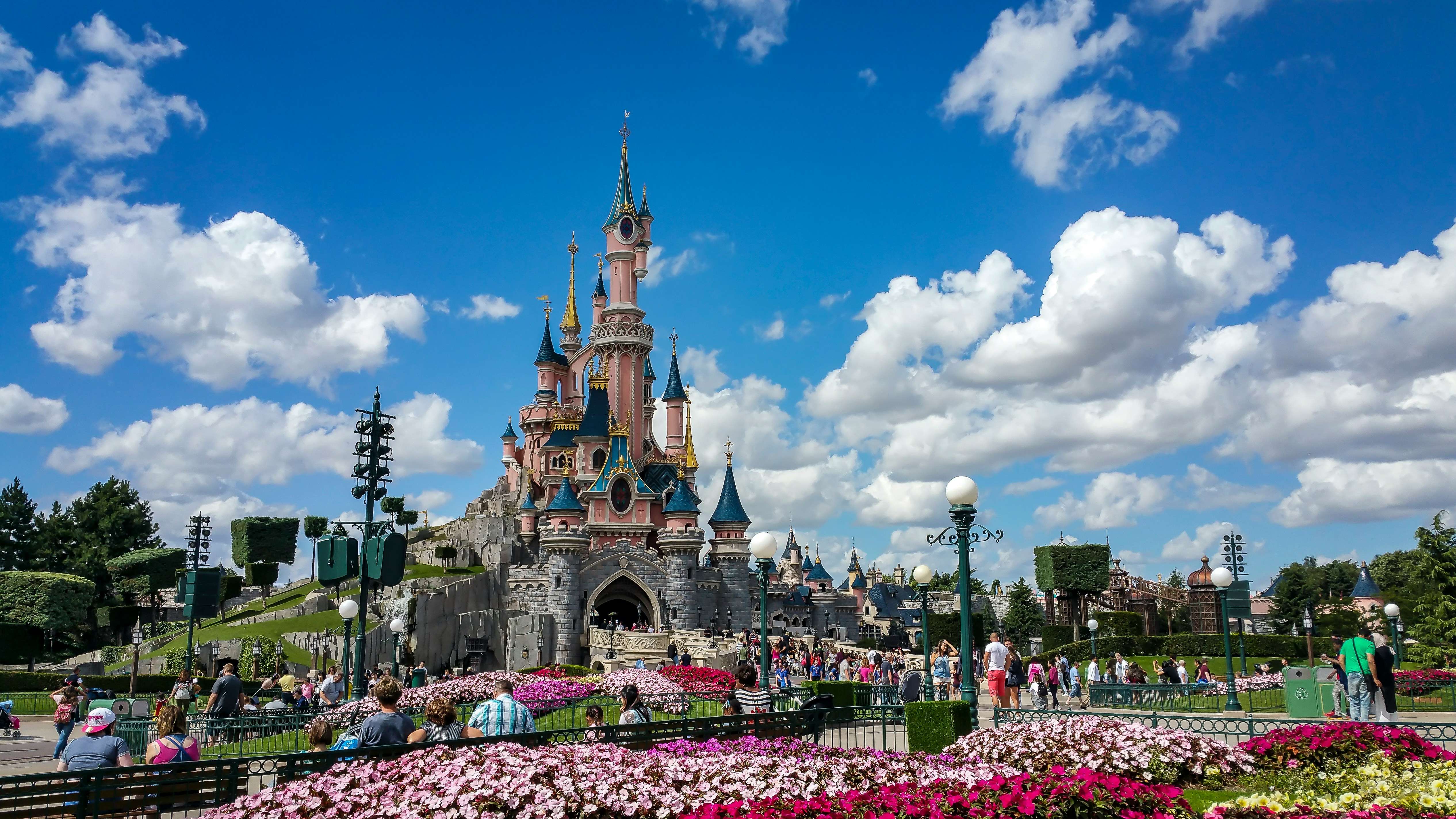 15 Disneyland Paris Rides That You Must Experience!