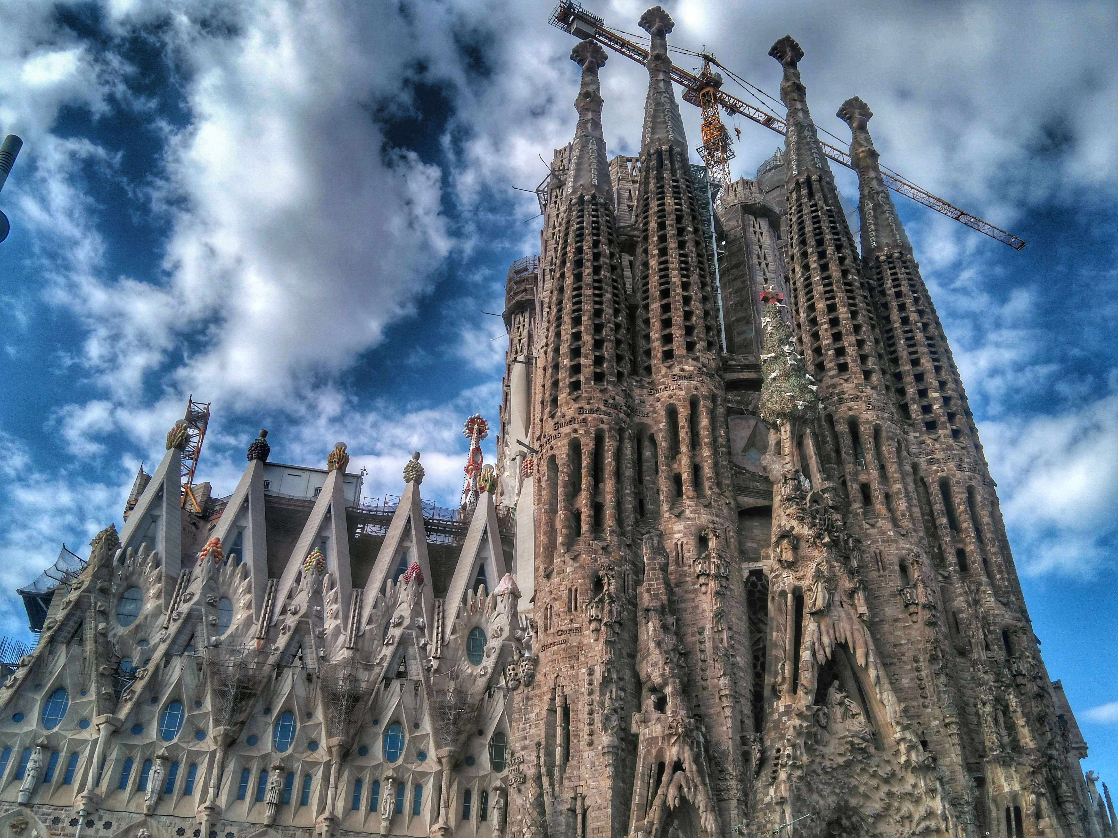 10 Interesting La Sagrada Familia Facts You Must Know!