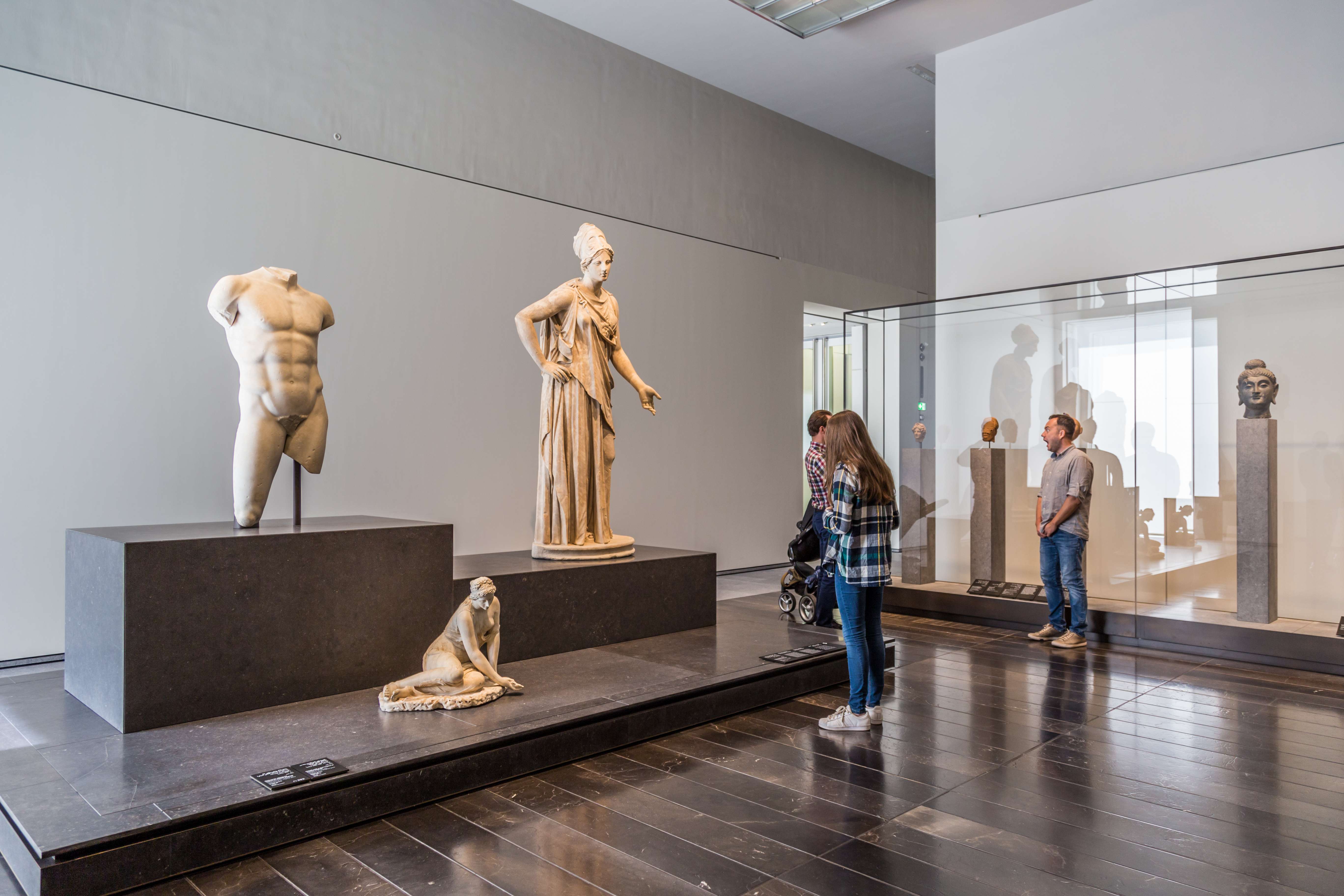 Discover the Venus de Milo