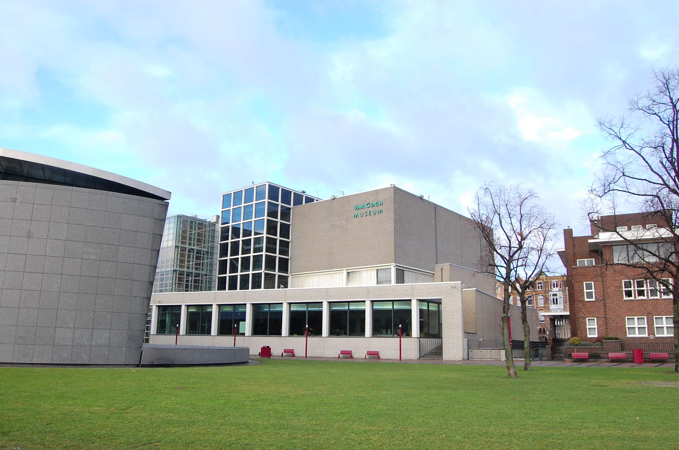 6 Reasons to Visit Van Gogh Museum: Must-Visit for Art Lovers