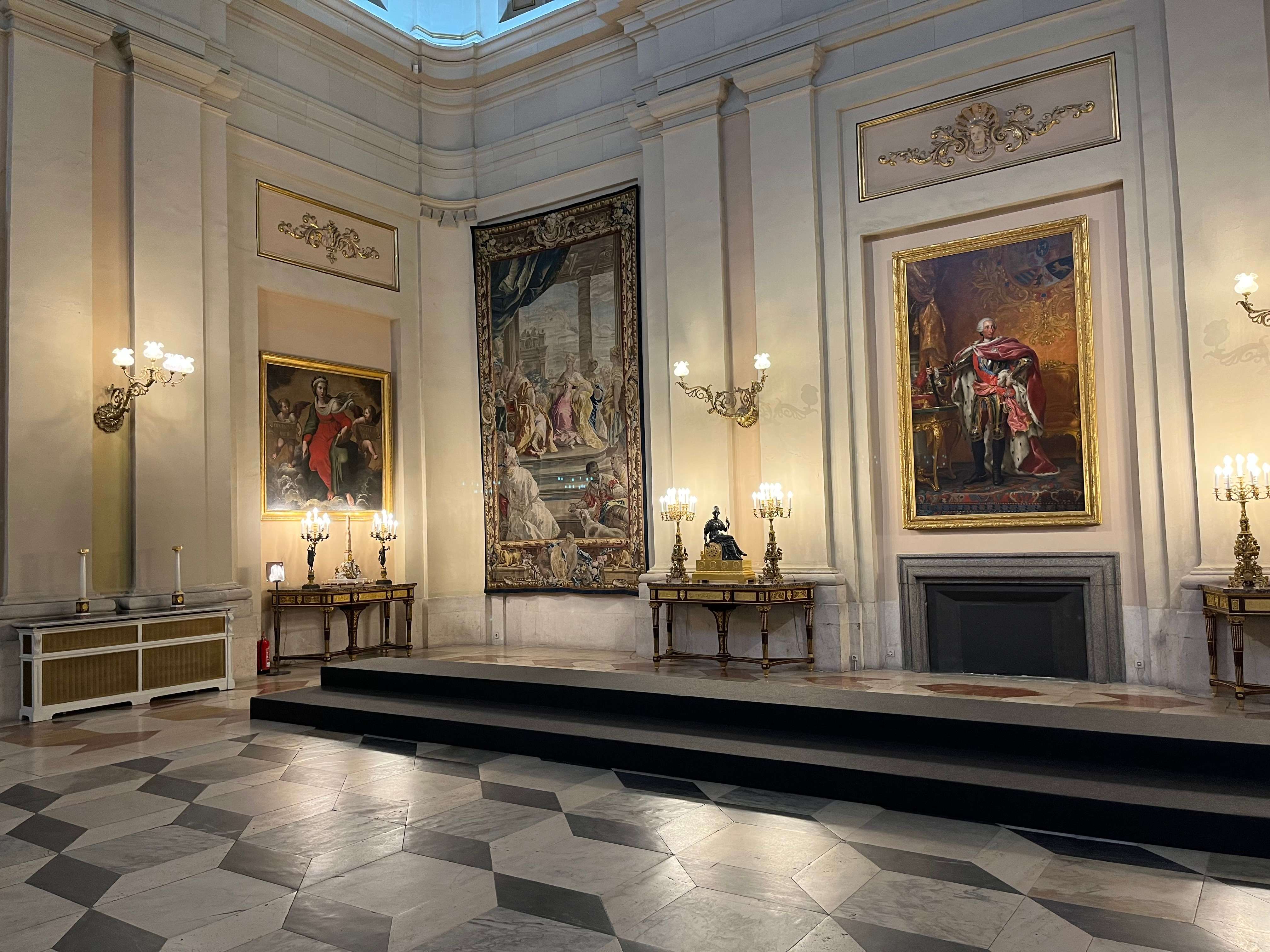 Explore Helberdier’s Hall