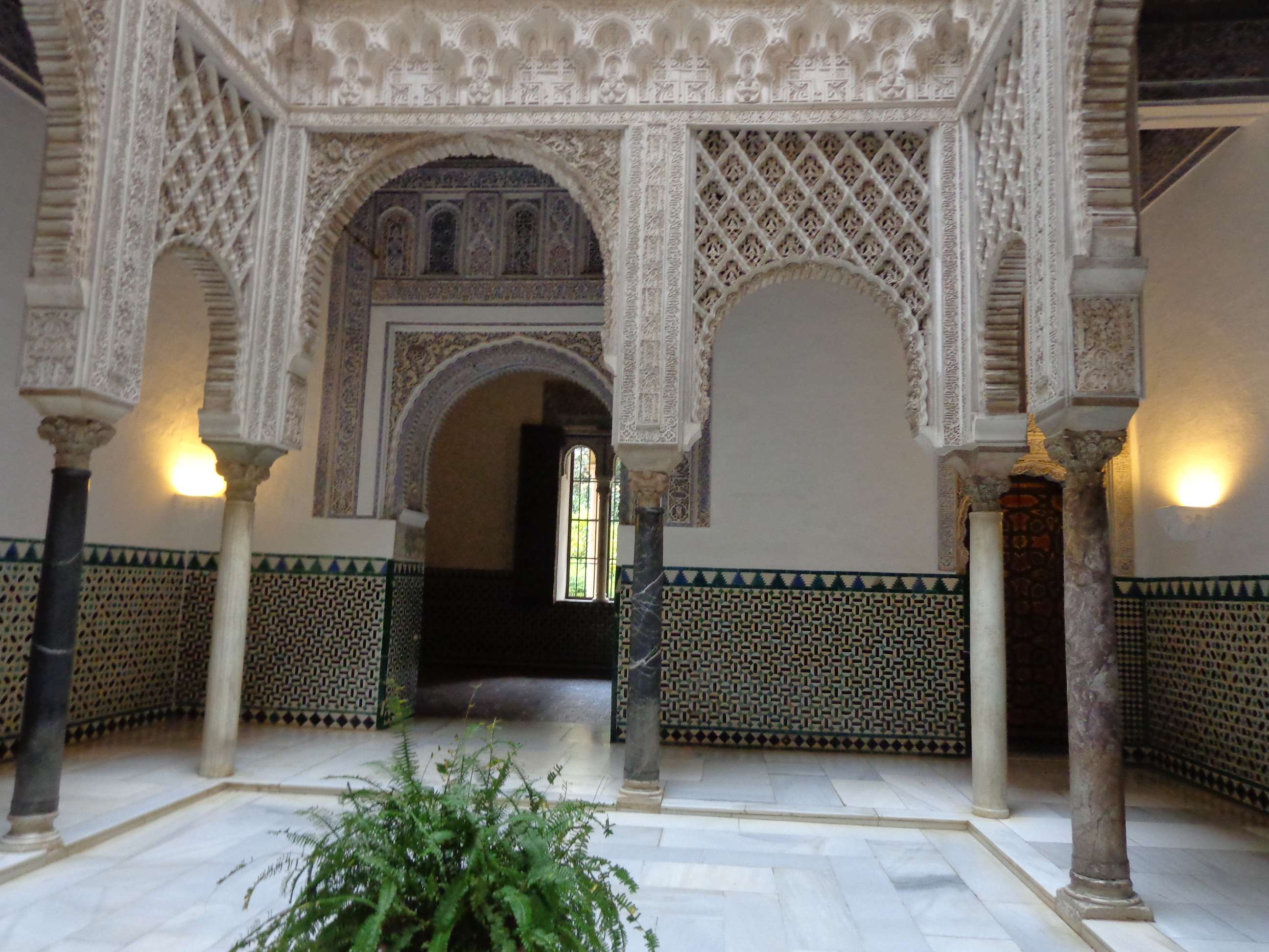 Discover the Intriguing Patio de Las Muñecas