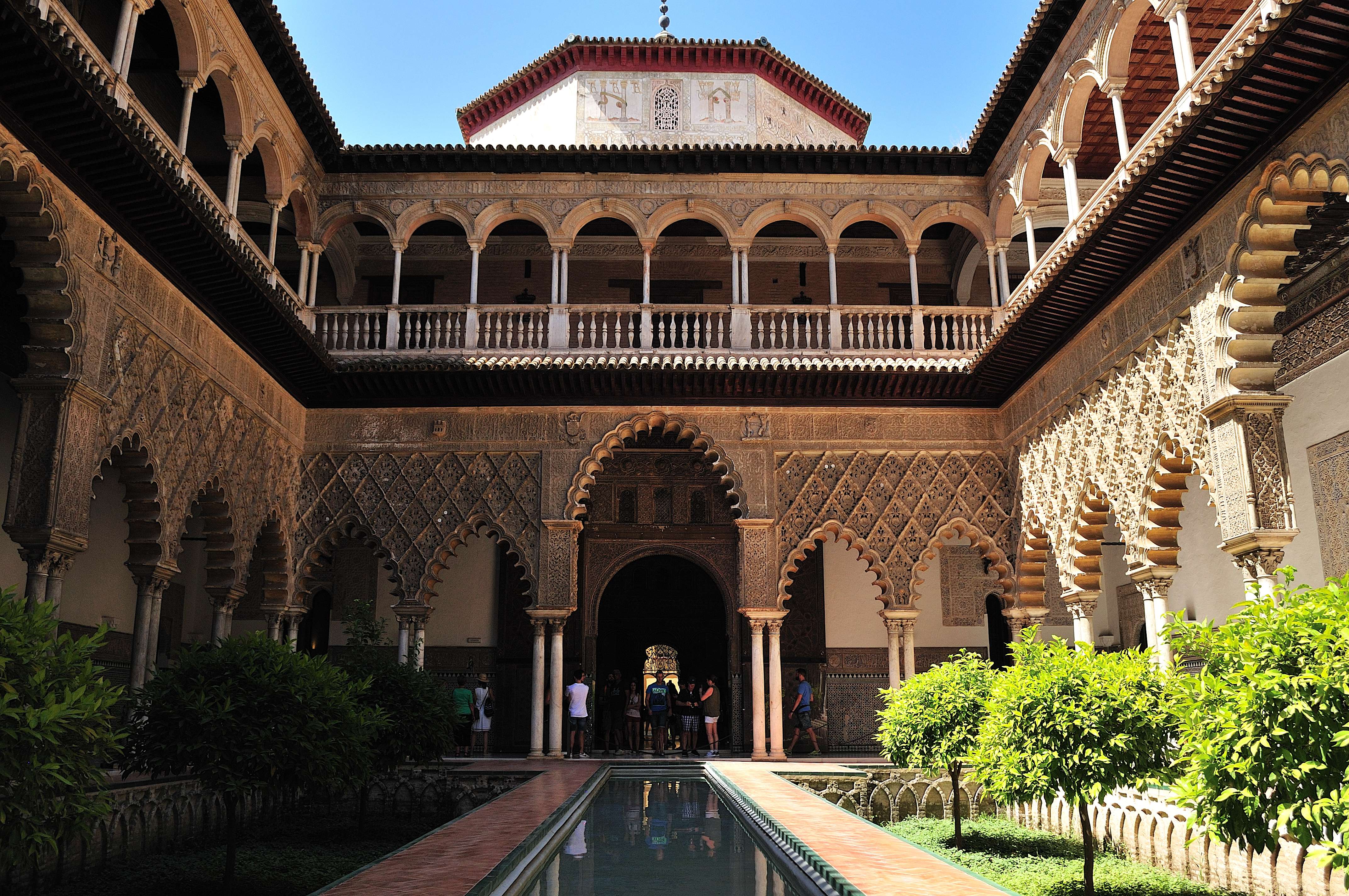 10 Top Things To Do Inside The Royal Alcazar Of Seville!