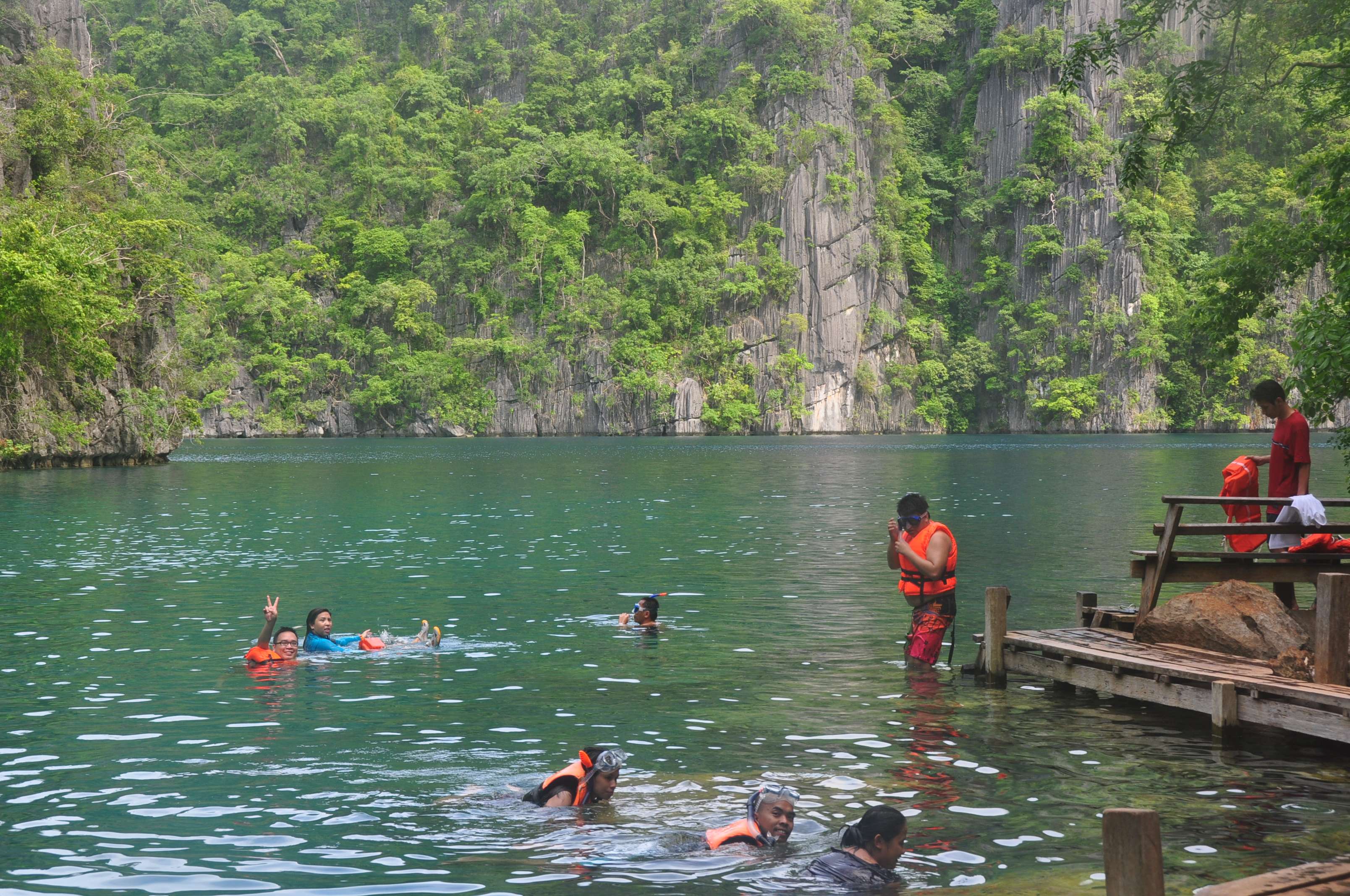 Kayangan Lake