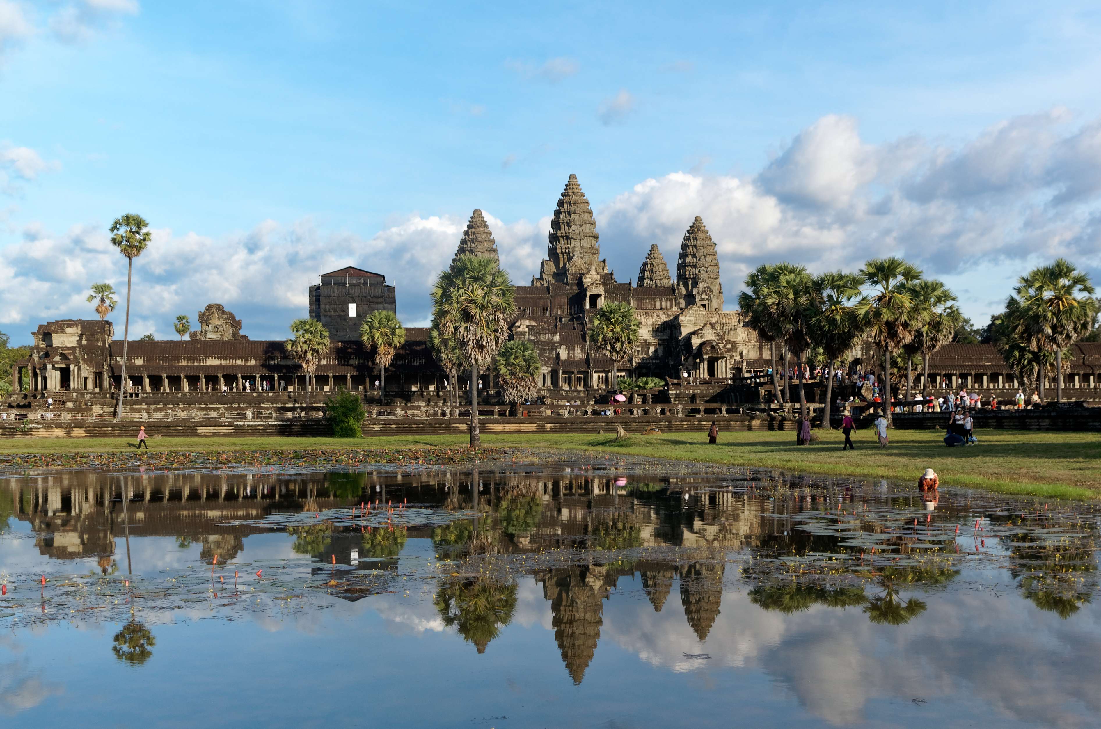 Explore Angkor Wat and Temples