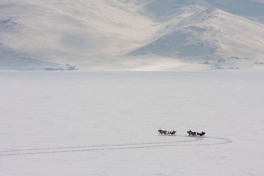 Relax with sleighing on Lake Ç?ld?r