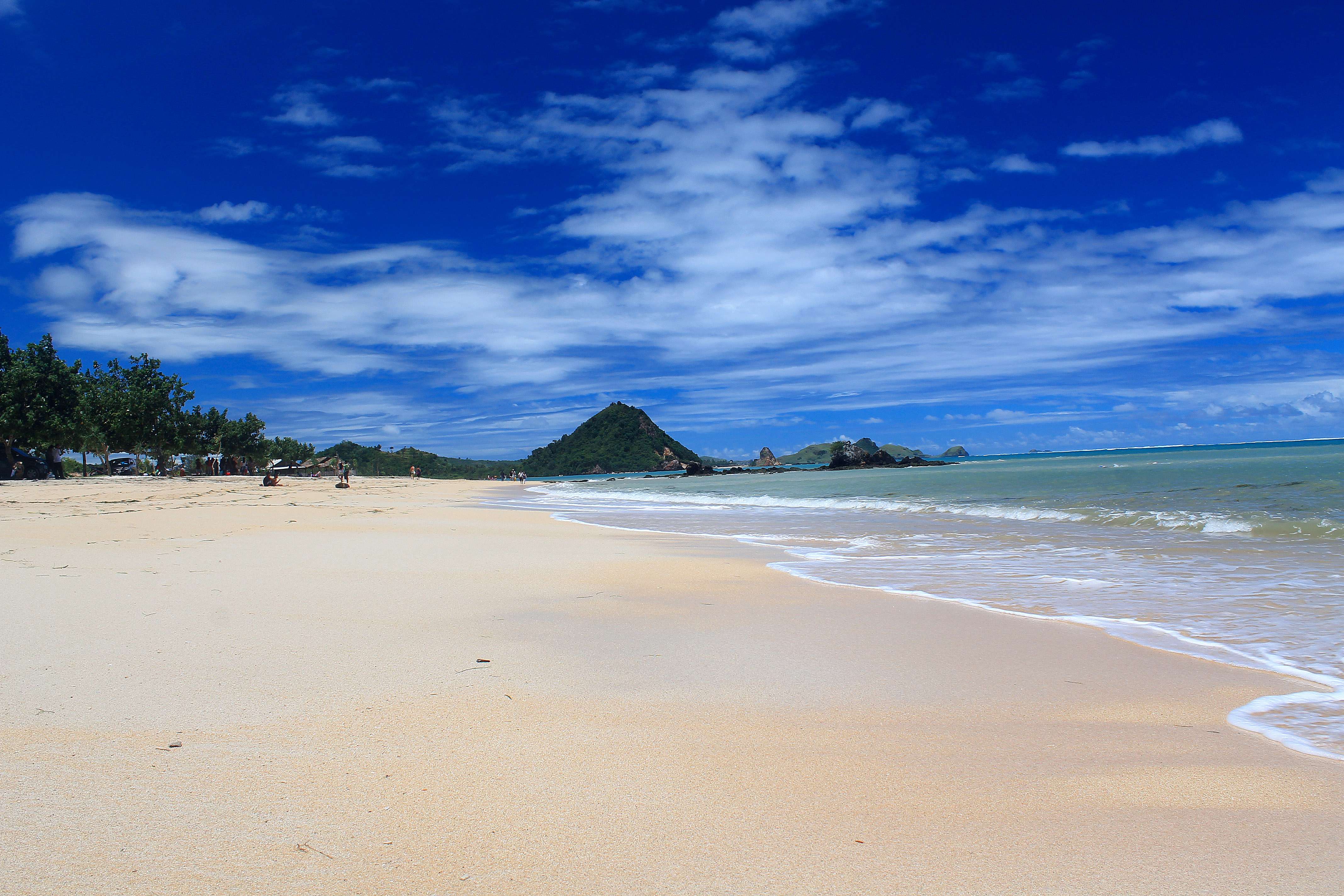 Day 4: Surf, Shop and Sunset Bliss