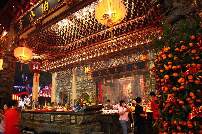 Visit the Spiritual Haven of Loyang Tua Pek Kong