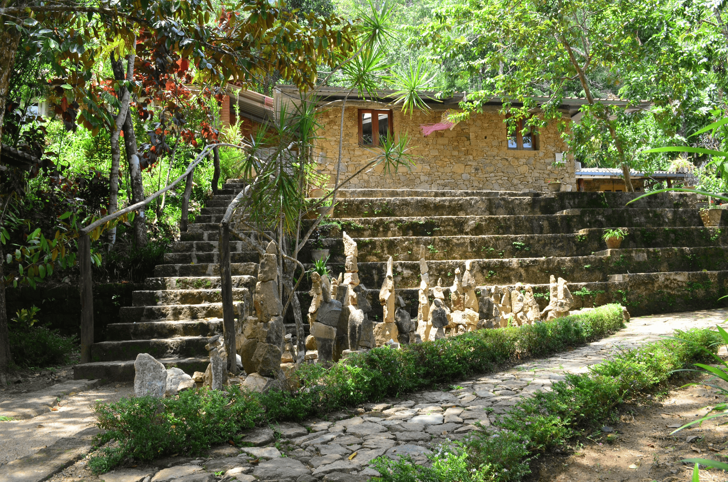 Nilambe Buddhist Meditation Centre