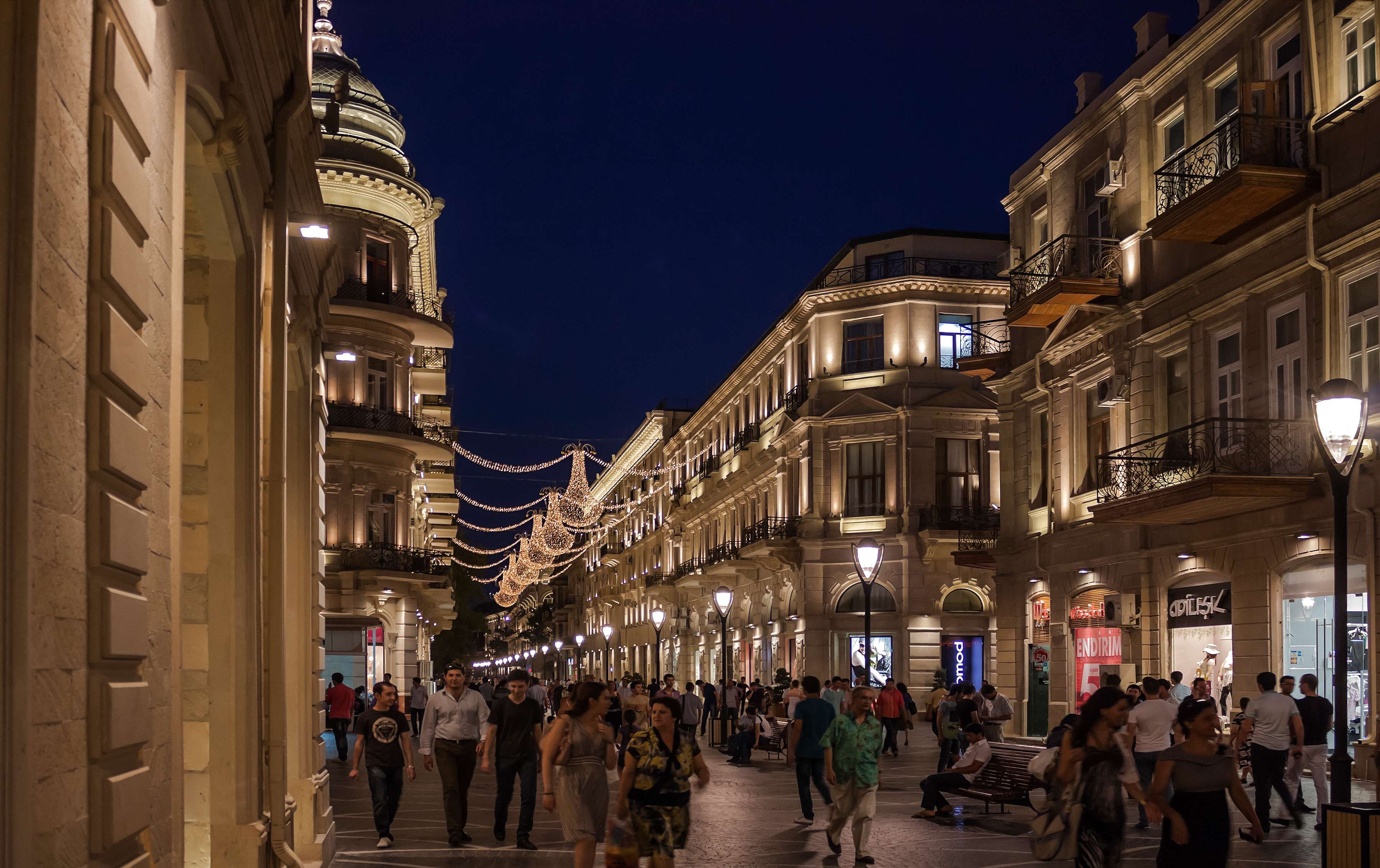 Baku In Winter: Best Places To Visit, Things To Do & Travel Tips!