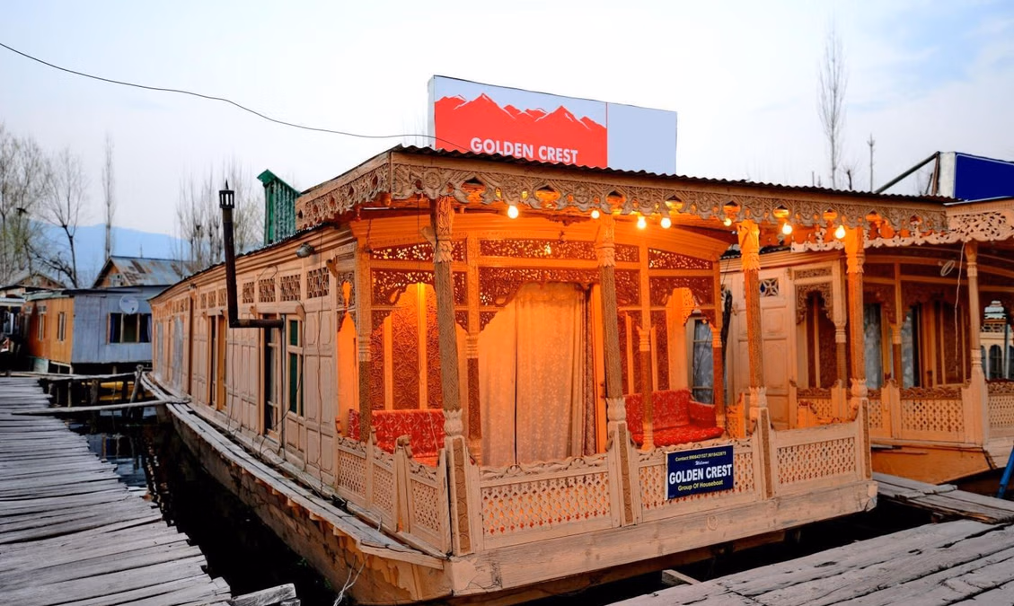Golden Crest Group Of Houseboats