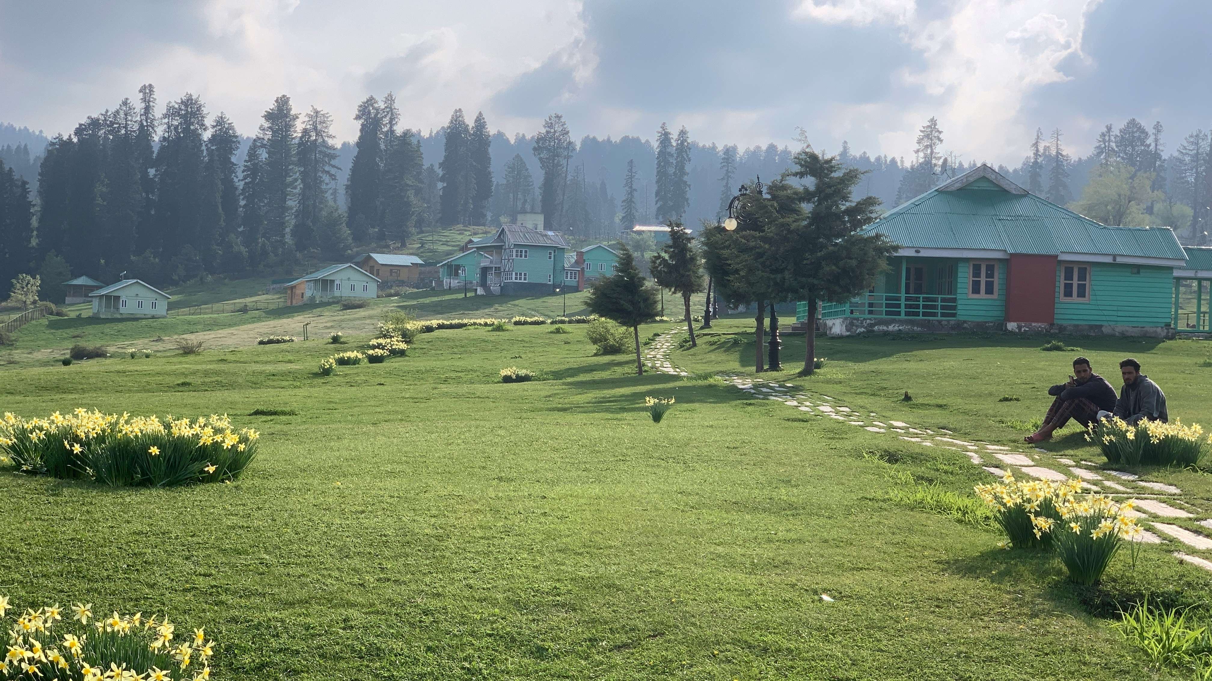  Kashmir Temperature and Weather in August