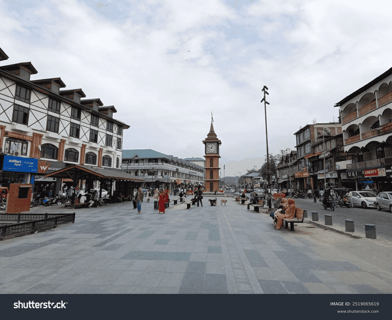 Shopping in Lal Chowk and Floating Markets