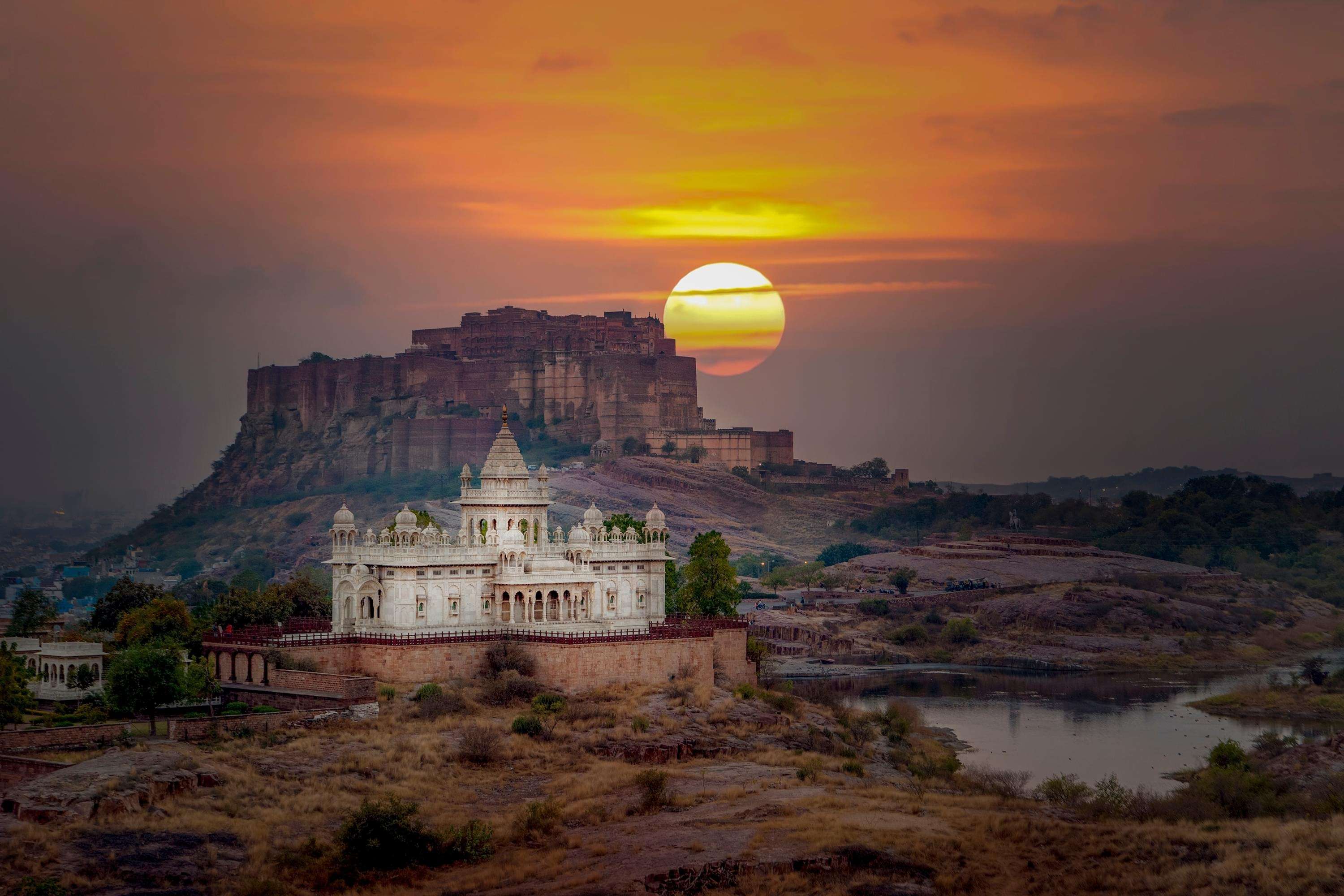 Udaipur & Jaipur, Rajasthan – City of Lakes, Pink Streets, and Royal Monsoon Views