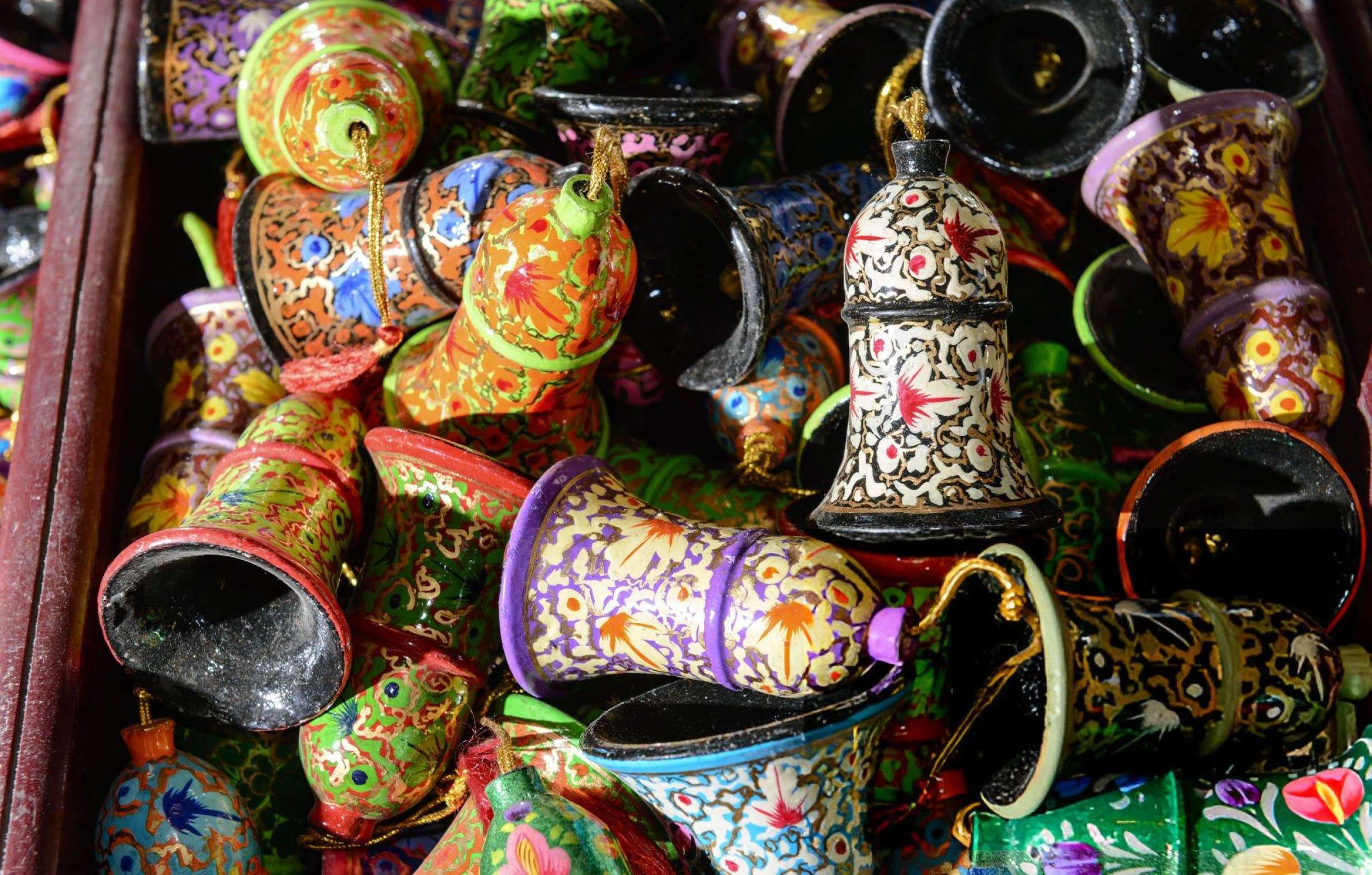 Shop For Kashmiri Souvenirs