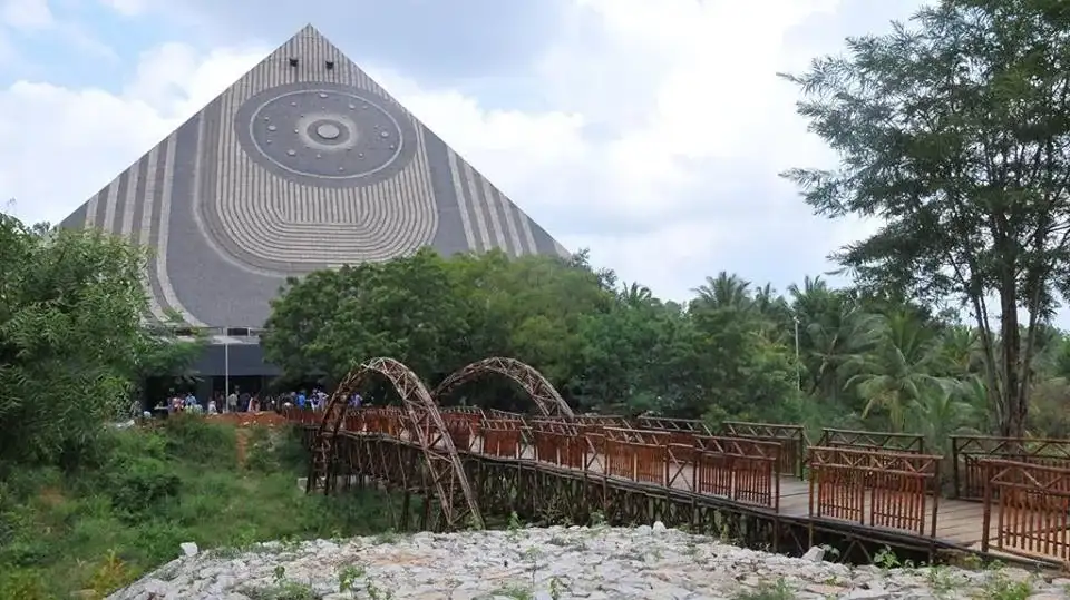 Pyramid Valley International