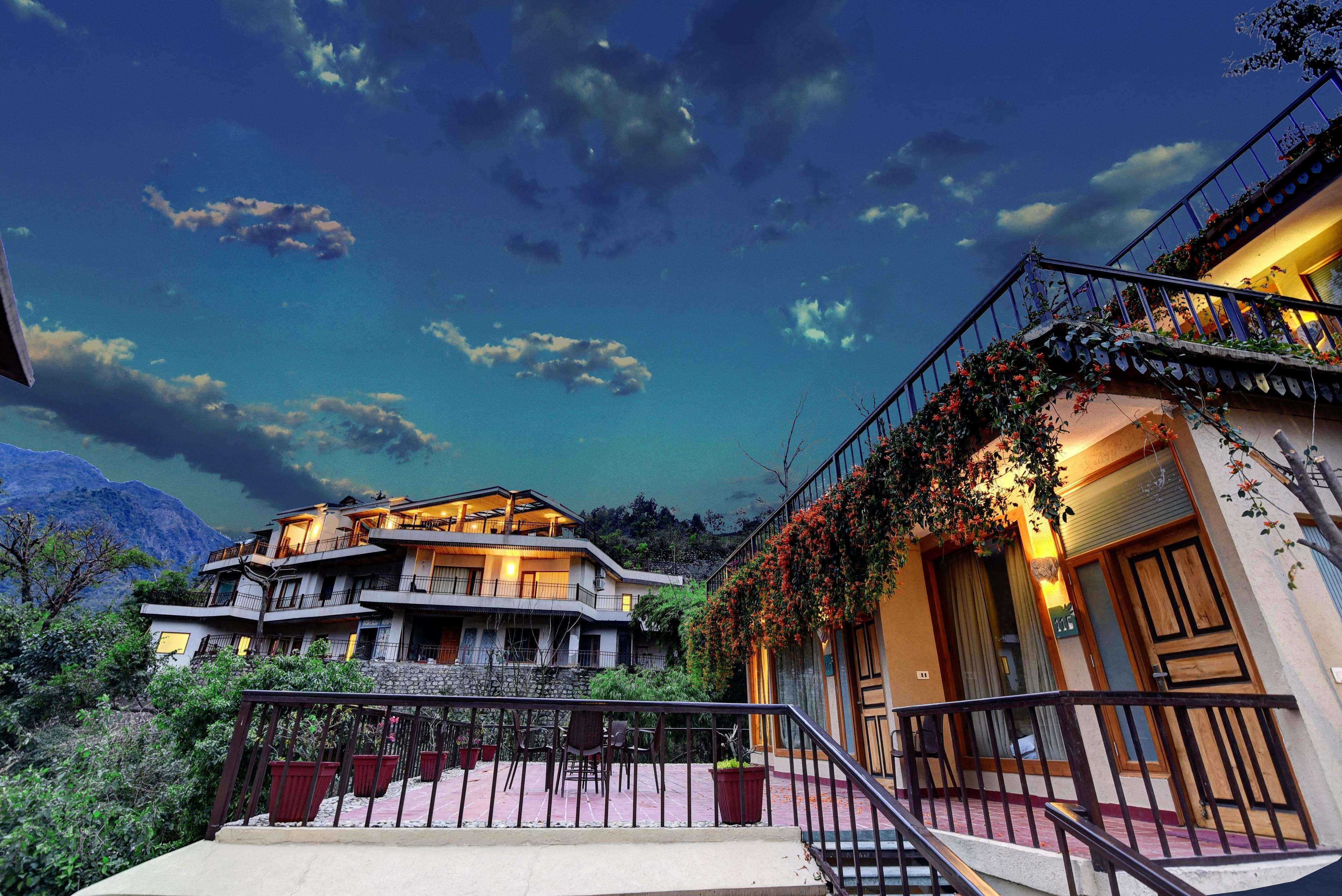 Amritara Raga on the Ganges