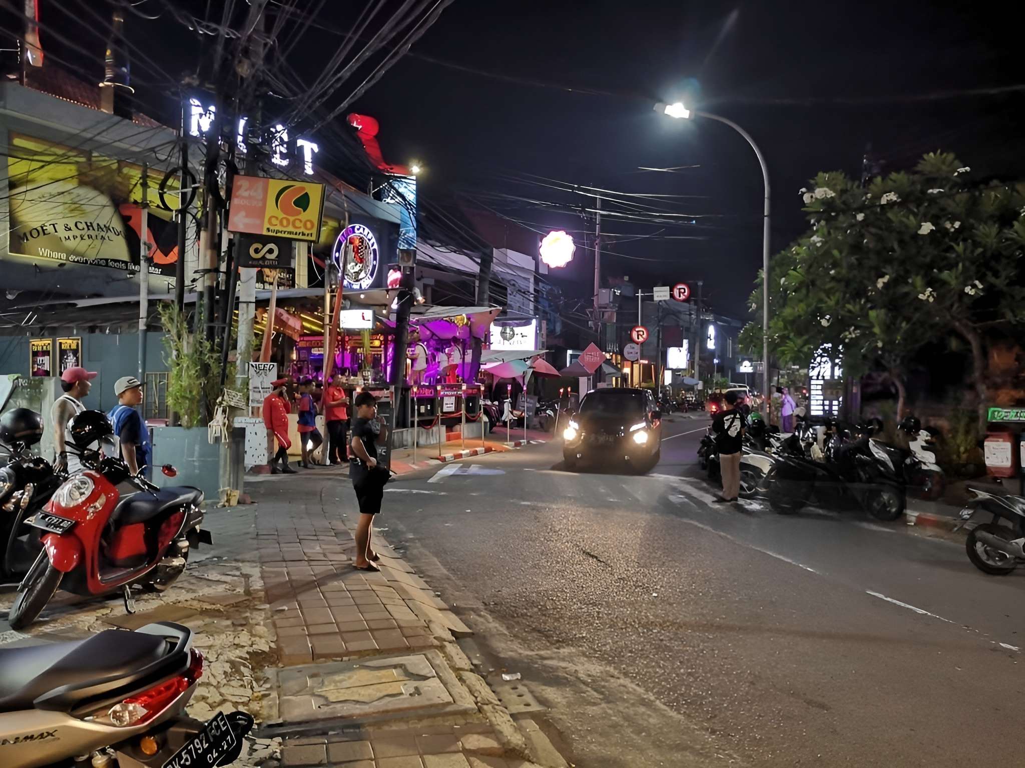 Double Six Street Market