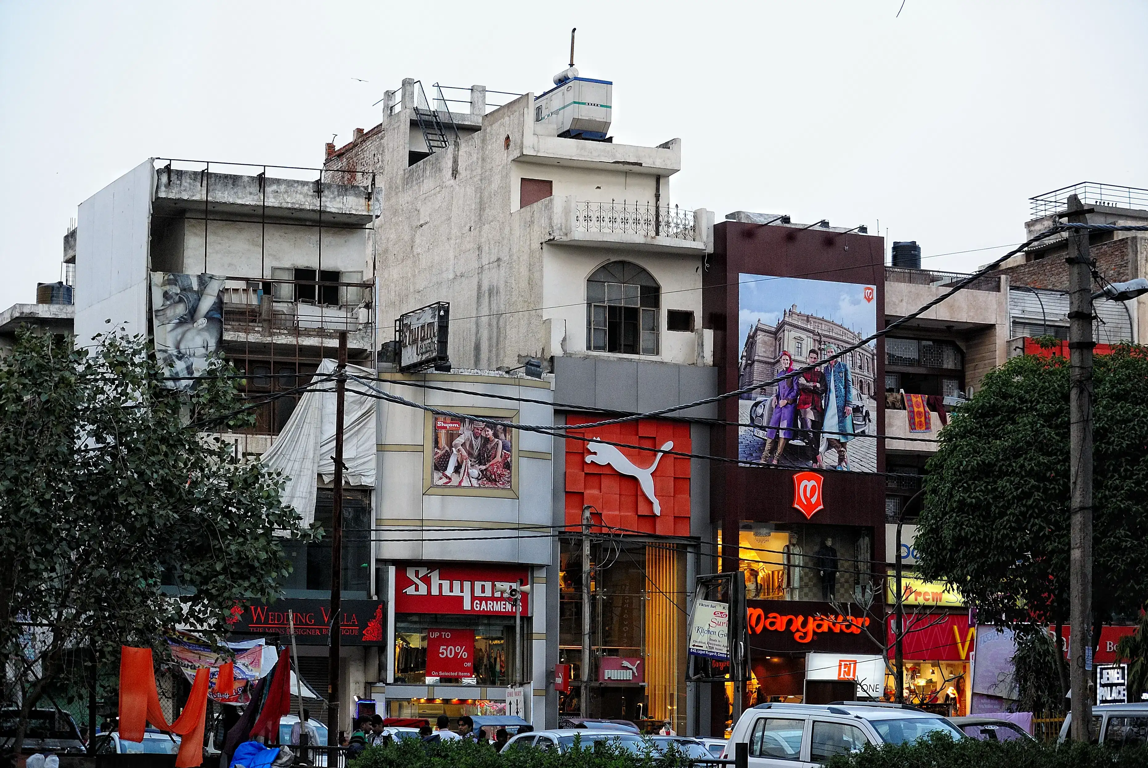 Lajpat Nagar Central Market at a Glance