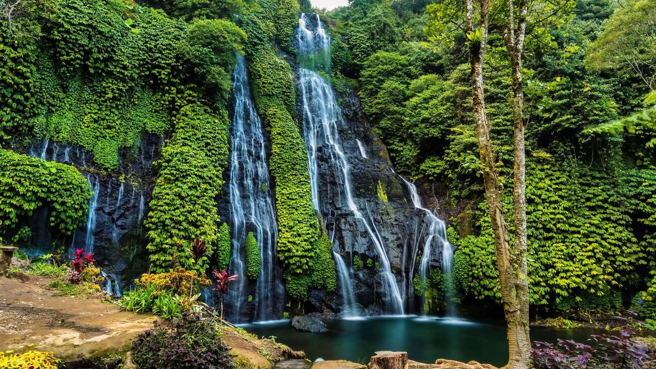 Banyumala Twin Waterfalls