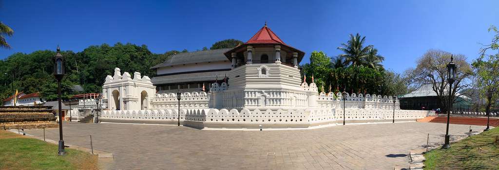 Temple Of The Sacred Tooth Relic (Sri Dalada Maligawa) – Kandy