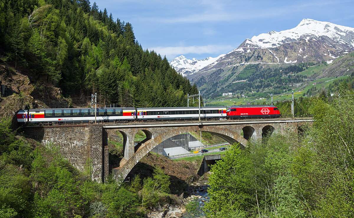 Gotthard Panorama Express