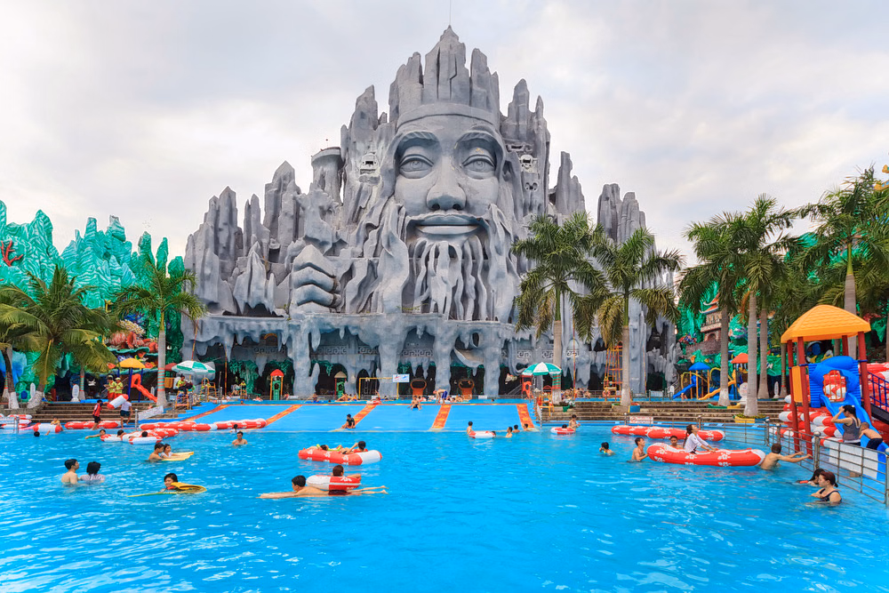 Suoi Tien Theme Park