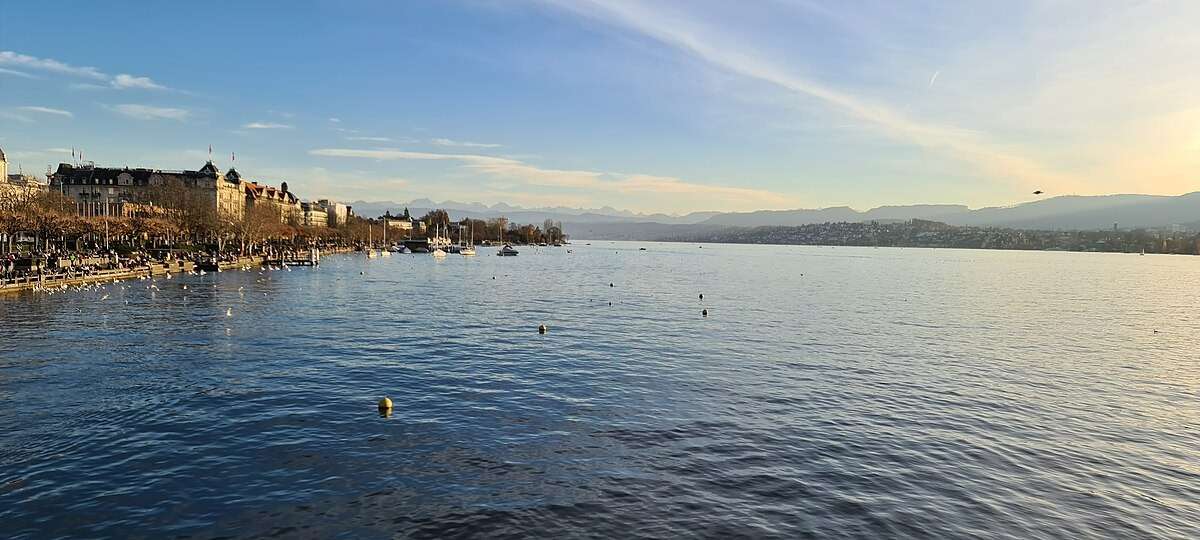 Lake Zurich Promenade